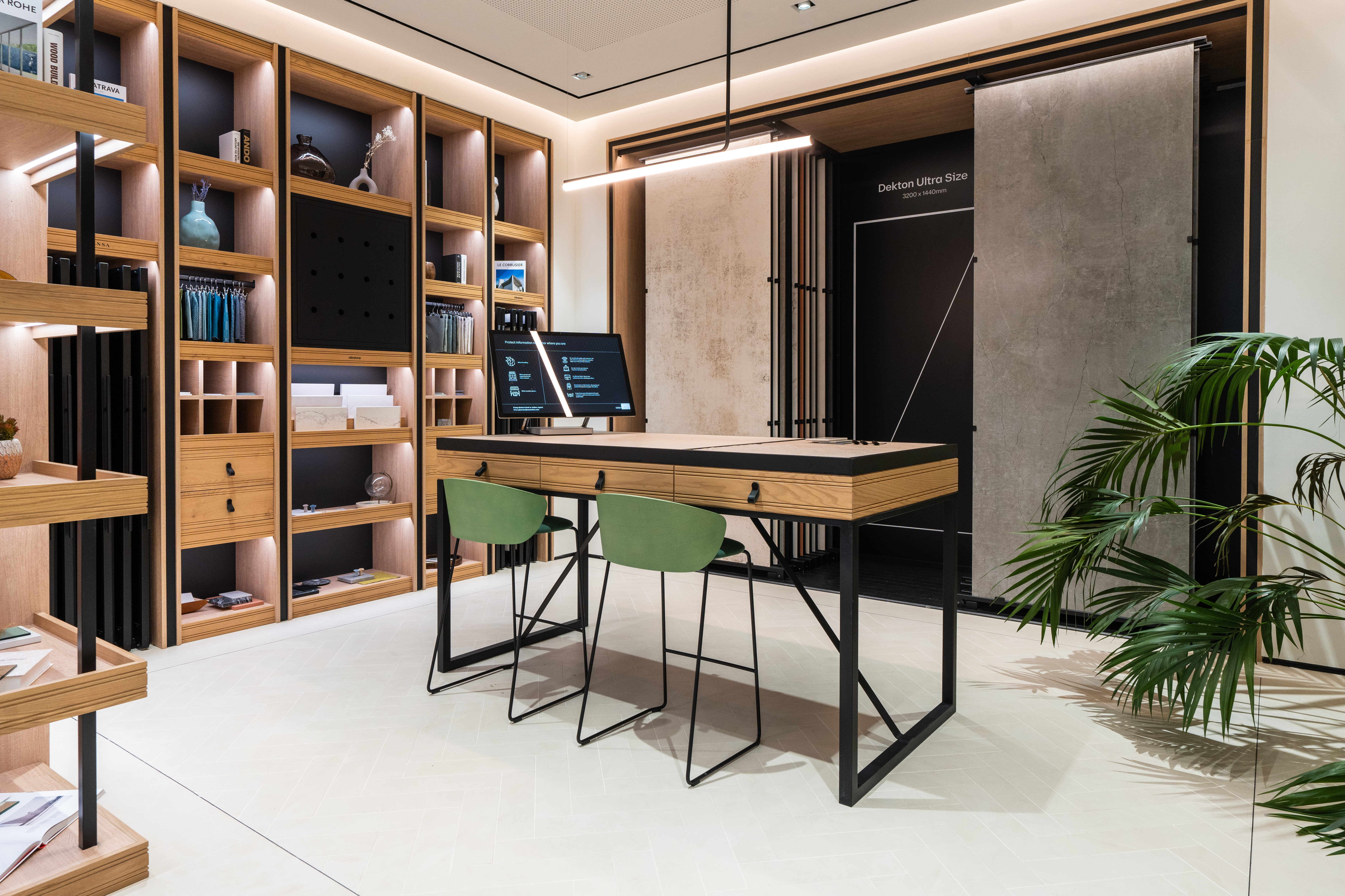 <a target='_blank' href='https://www.cosentino.com/nl-nl/inspiratie/projecten/cosentino-city-amberes'>Cosentino City Amberes</a>