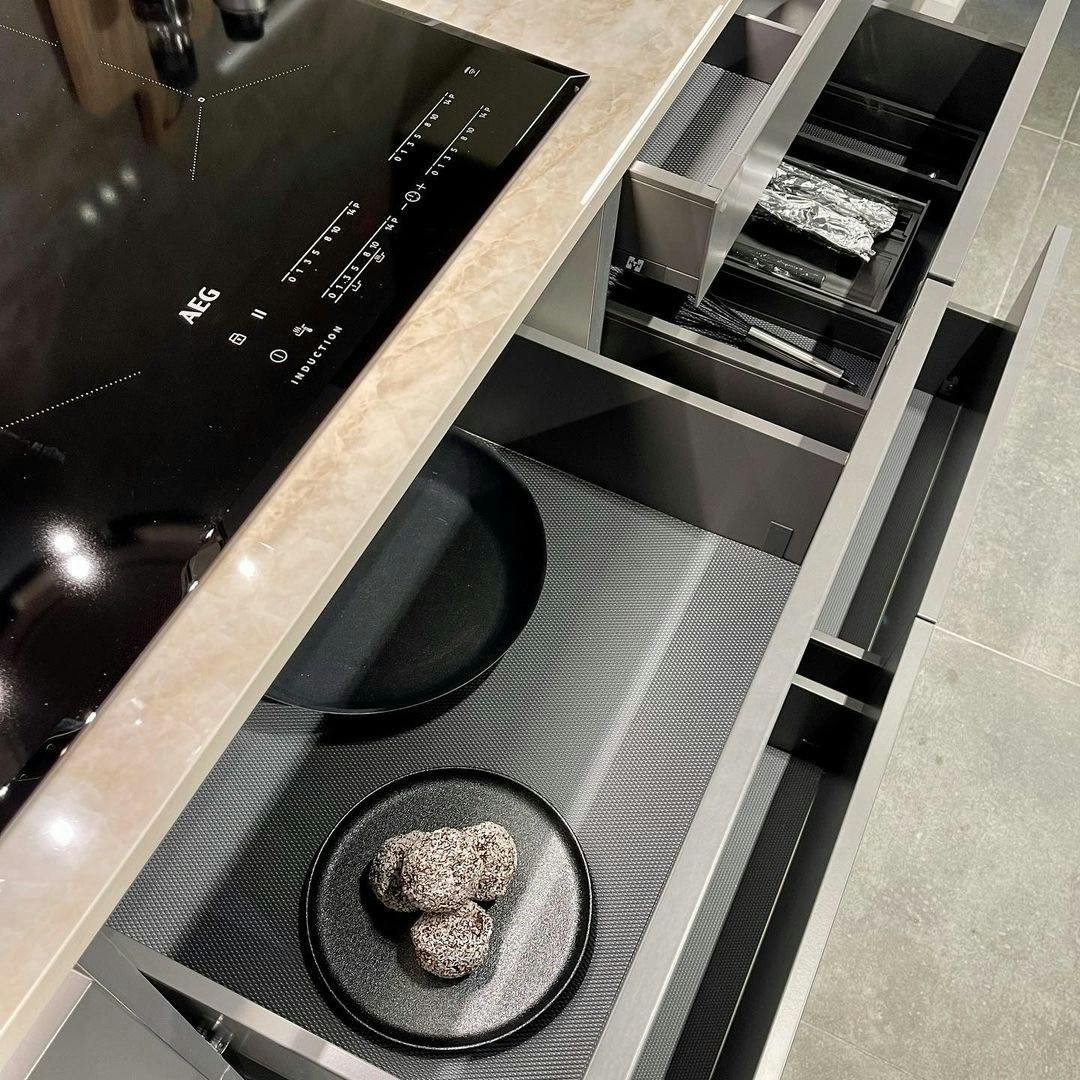 Vh7 Kitchen With Lacquered In Grey Matched With Dektona Arga