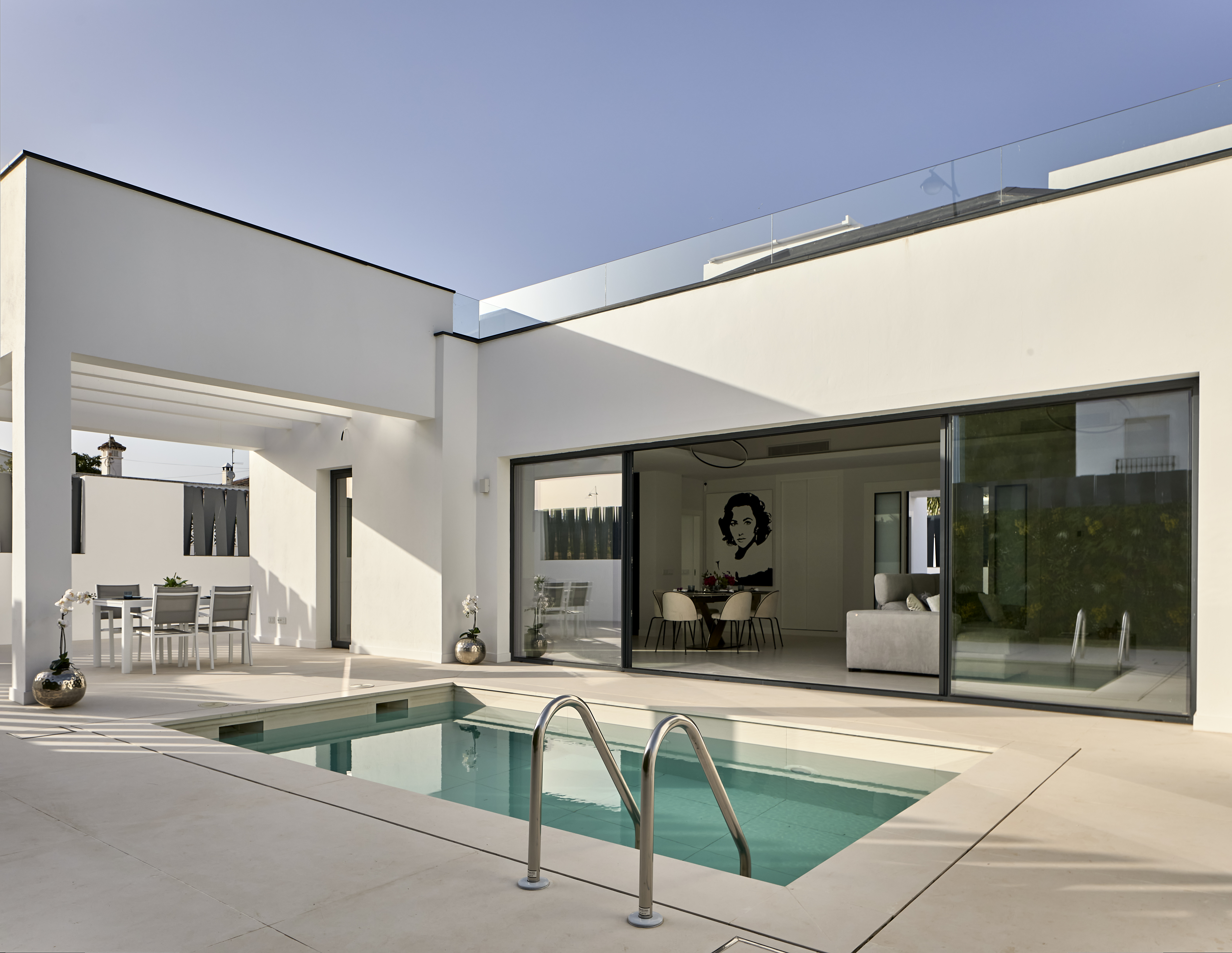 <a target='_blank' href='https://www.cosentino.com/en-ie/inspiration/projects/villa-angeles'>Villa Ángeles</a> - Susana Urbano