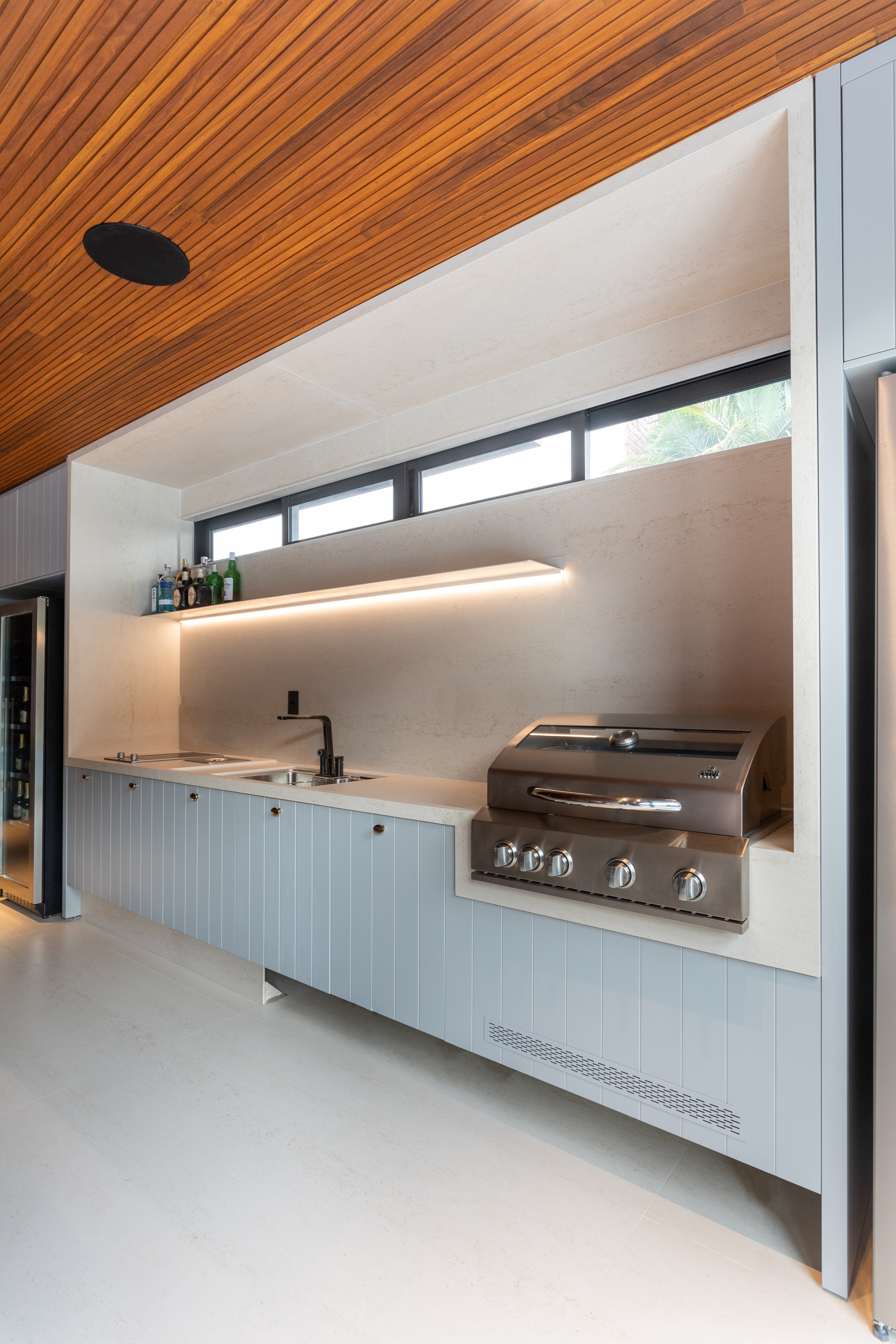 <a target='_blank' href='https://www.cosentino.com/en-ca/inspiration/projects/casa-orquideas-125'>Casa Orquideas 125</a> - Bruna Sá