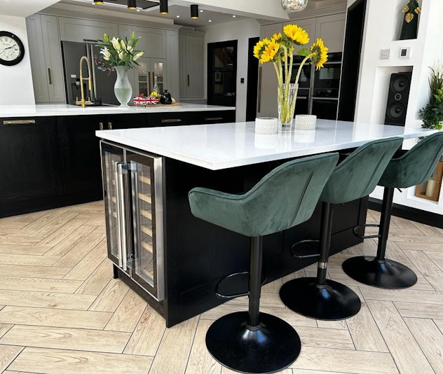 Bespoke Kitchen from our Luxury Hand Crafted & Hand Sprayed Shaker Range