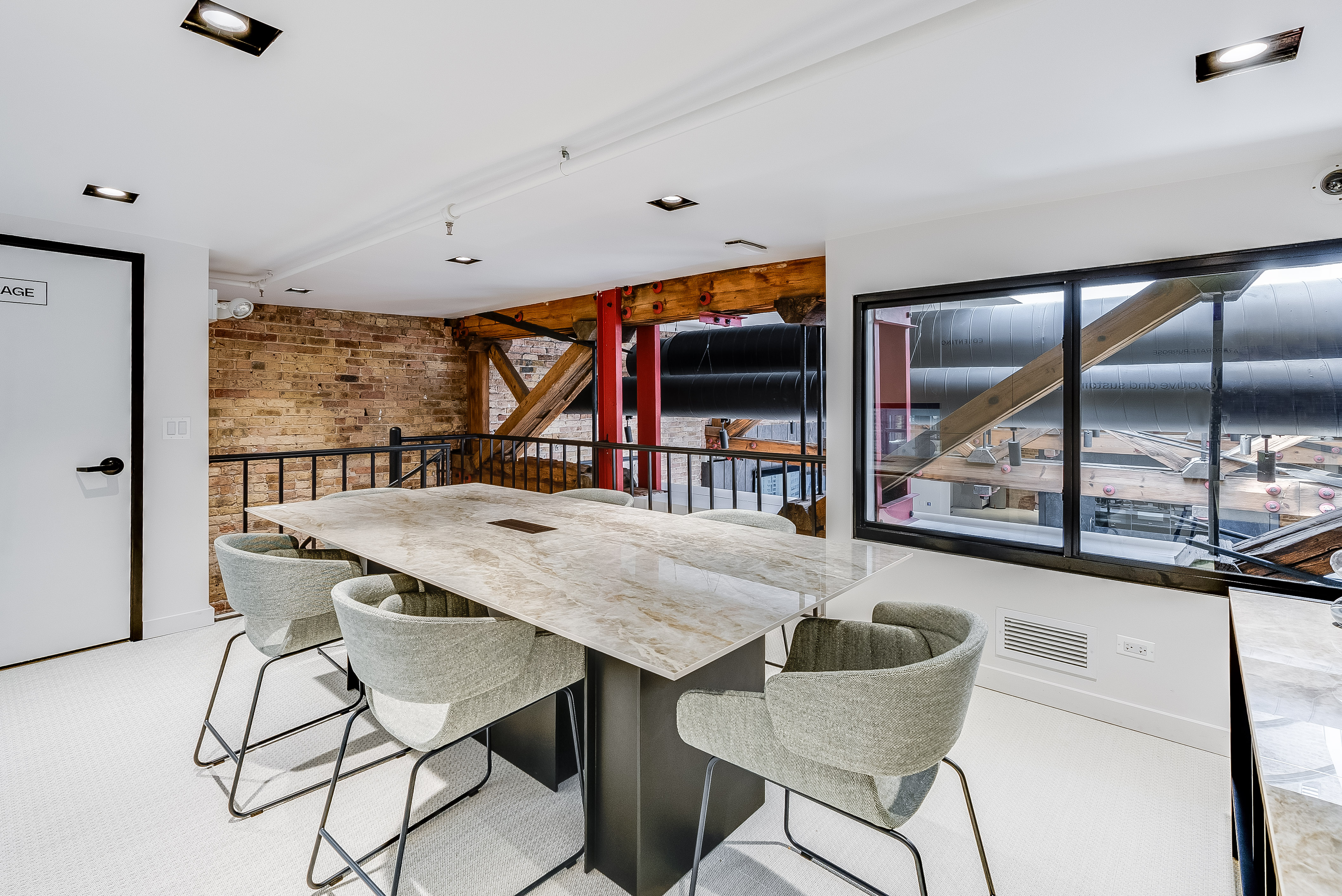 <a target='_blank' href='https://www.cosentino.com/nl-nl/inspiratie/projecten/cosentino-city-chicago'>Cosentino City Chicago</a>