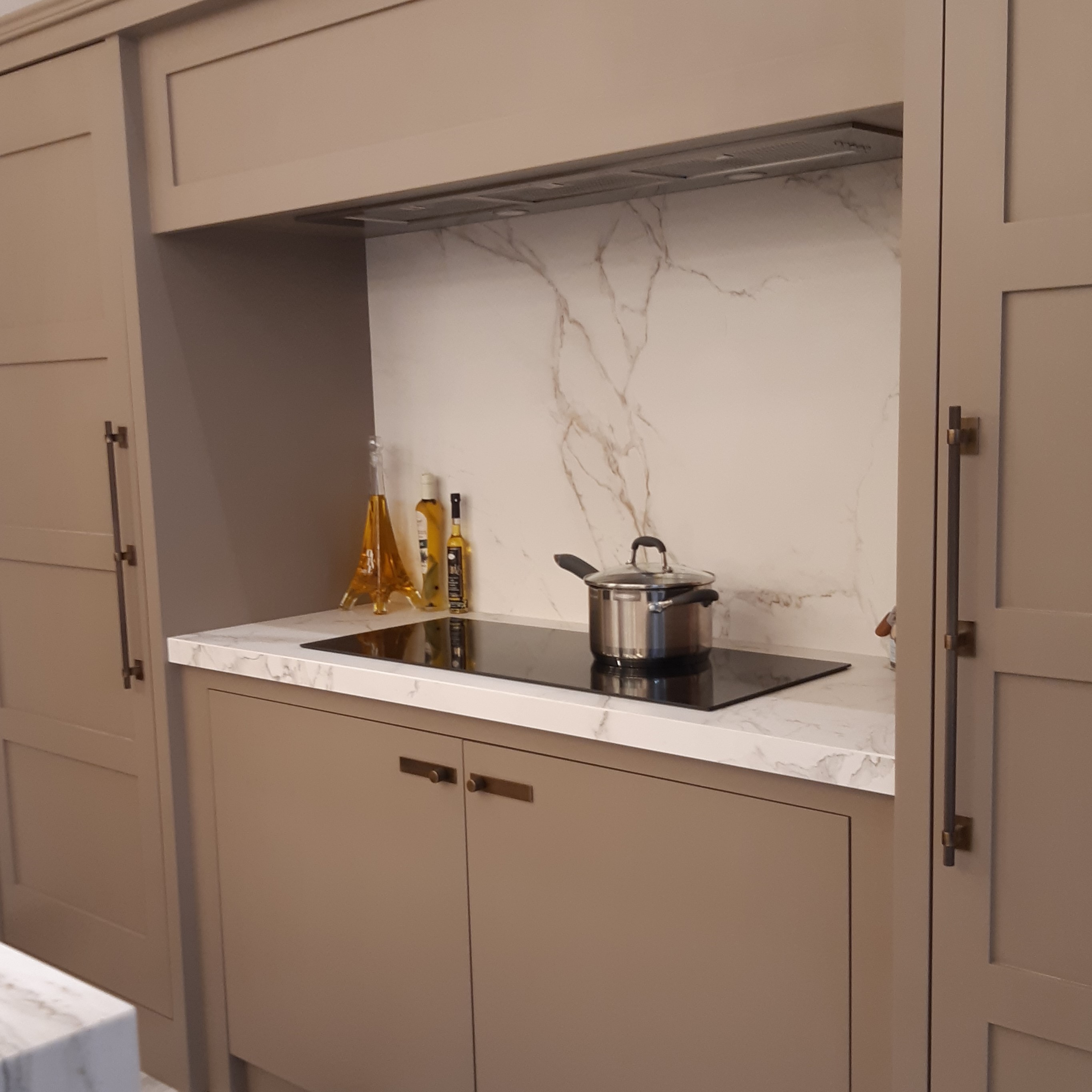 Compact kitchen wall