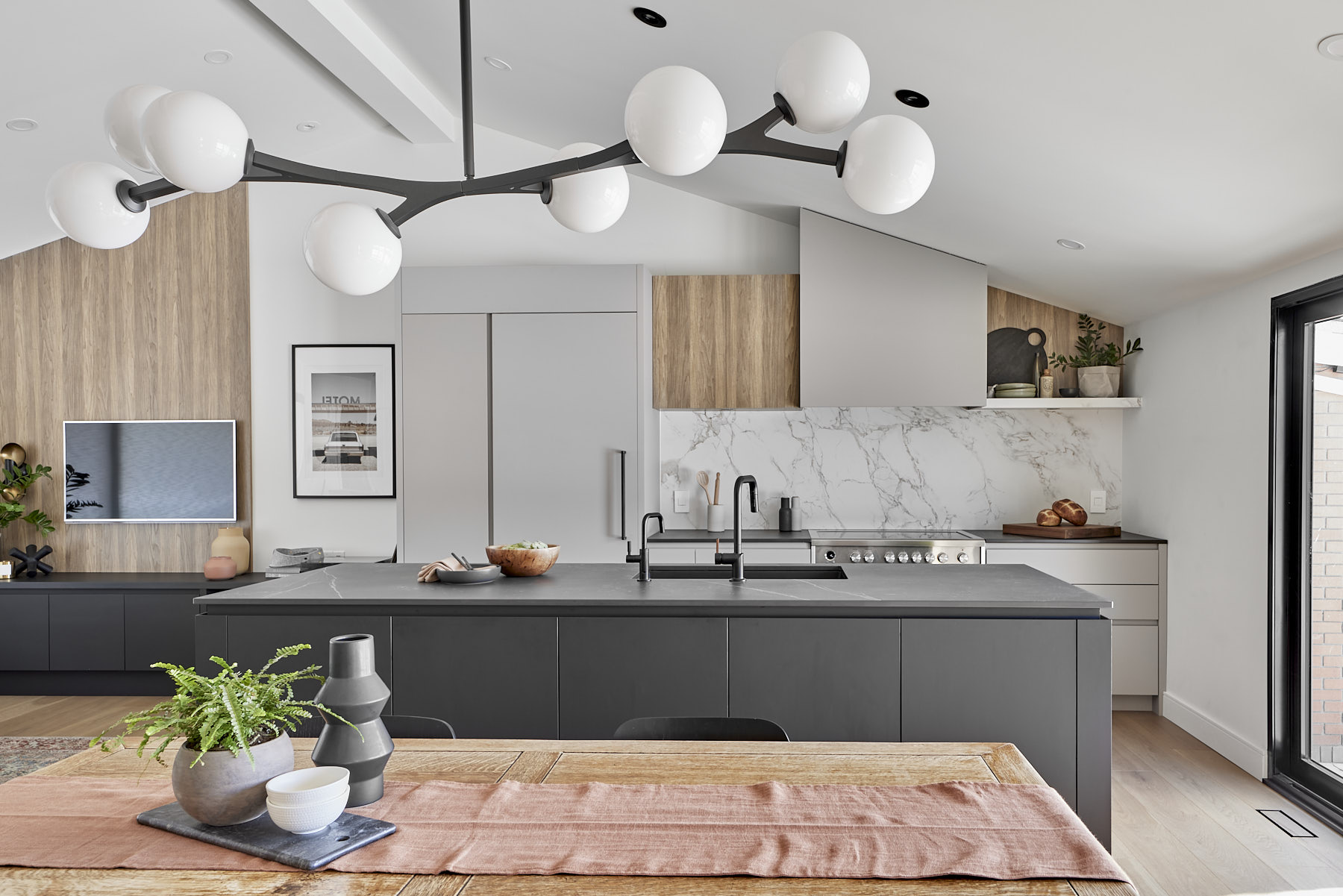 Cuisine contemporaine Noire et Bois