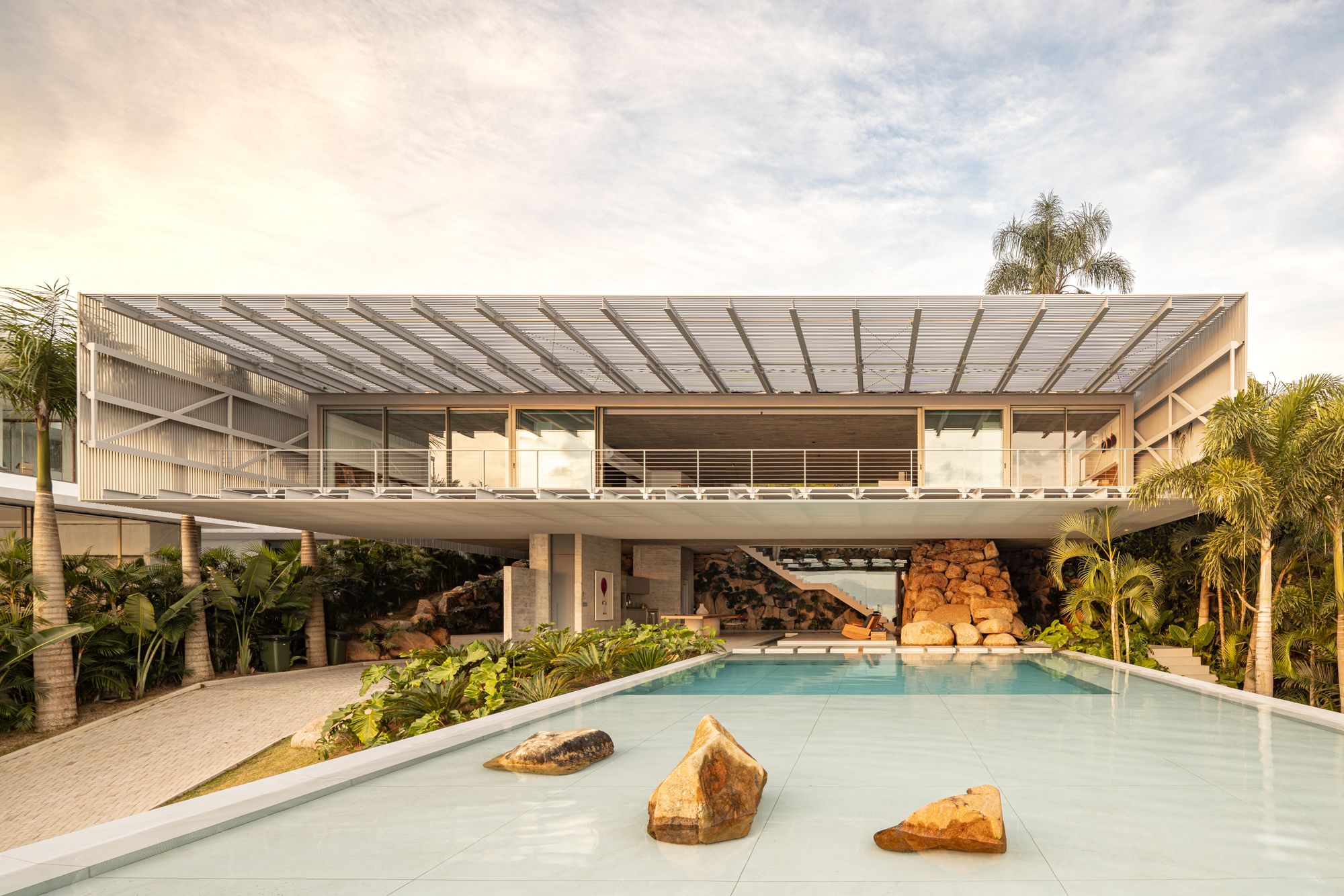 <a target='_blank' href='https://www.cosentino.com/en-ie/inspiration/projects/casa-ponte-tetro'>Casa Ponte - Tetro</a> - TETRO (Carlos Maia, Débora Mendes and Igor Macedo)