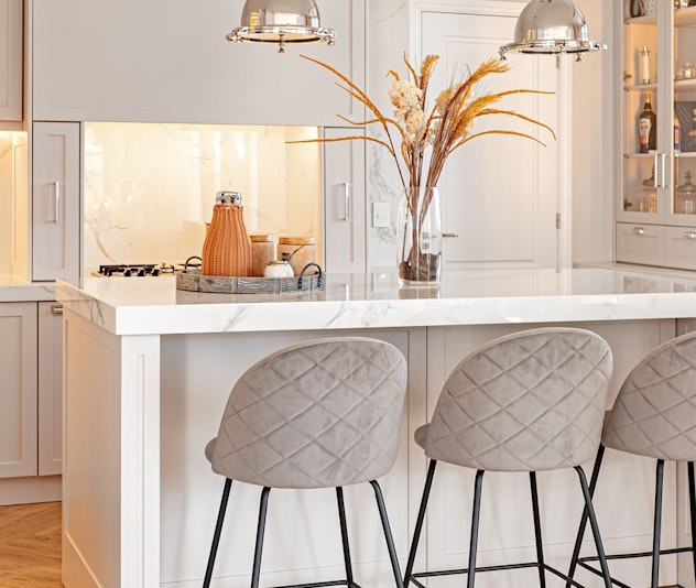 Between classic and modern