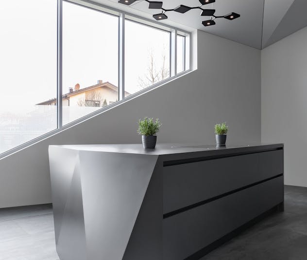 Kitchen island: Silestone Cemento Spa⁠ - design by @d_sign.ee
