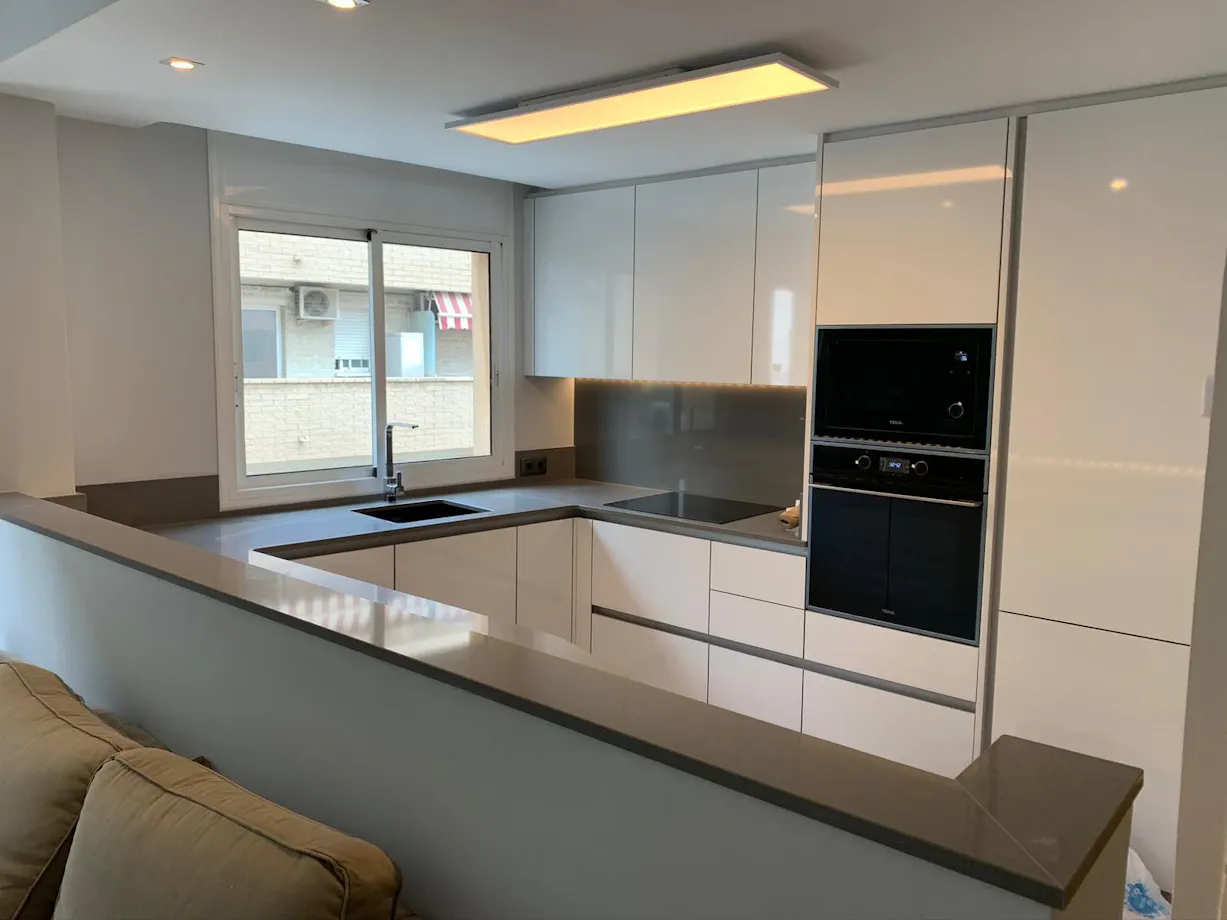 Reforma Integral En Palleja Cocina En Silestone Gris Expo Cosentino 
