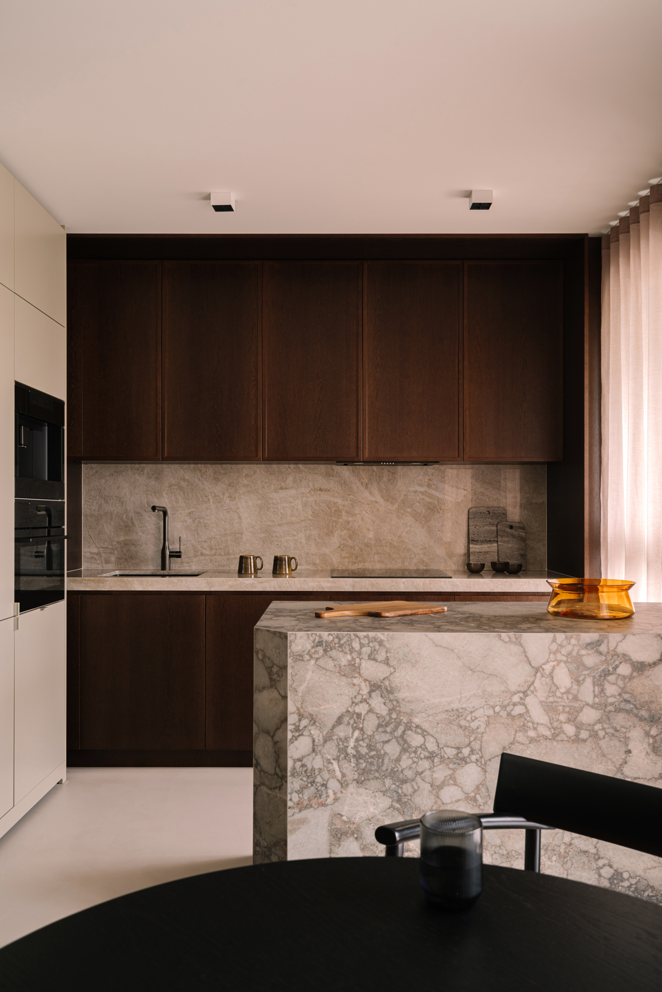 <a target='_blank' href='https://www.cosentino.com/es/inspiracion/proyectos/74-studio'>74 Studio</a> - Damian Kozlowski (74studio)