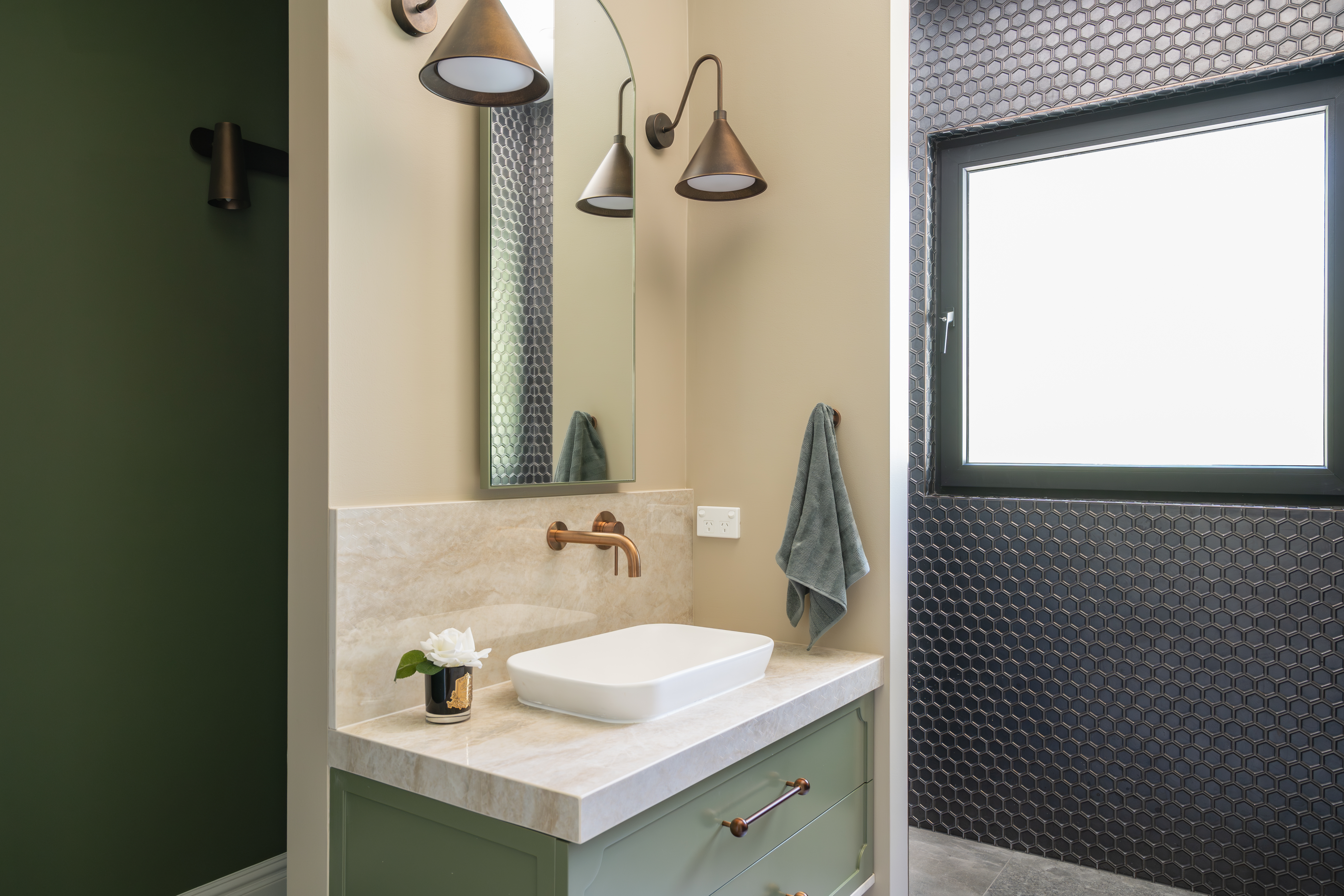 <a target='_blank' href='https://www.cosentino.com/en-ca/inspiration/projects/cinque-house-ryan-rachel'>Cinque House Ryan & Rachel</a> - Rachel & Ryan / The R&R Design Co