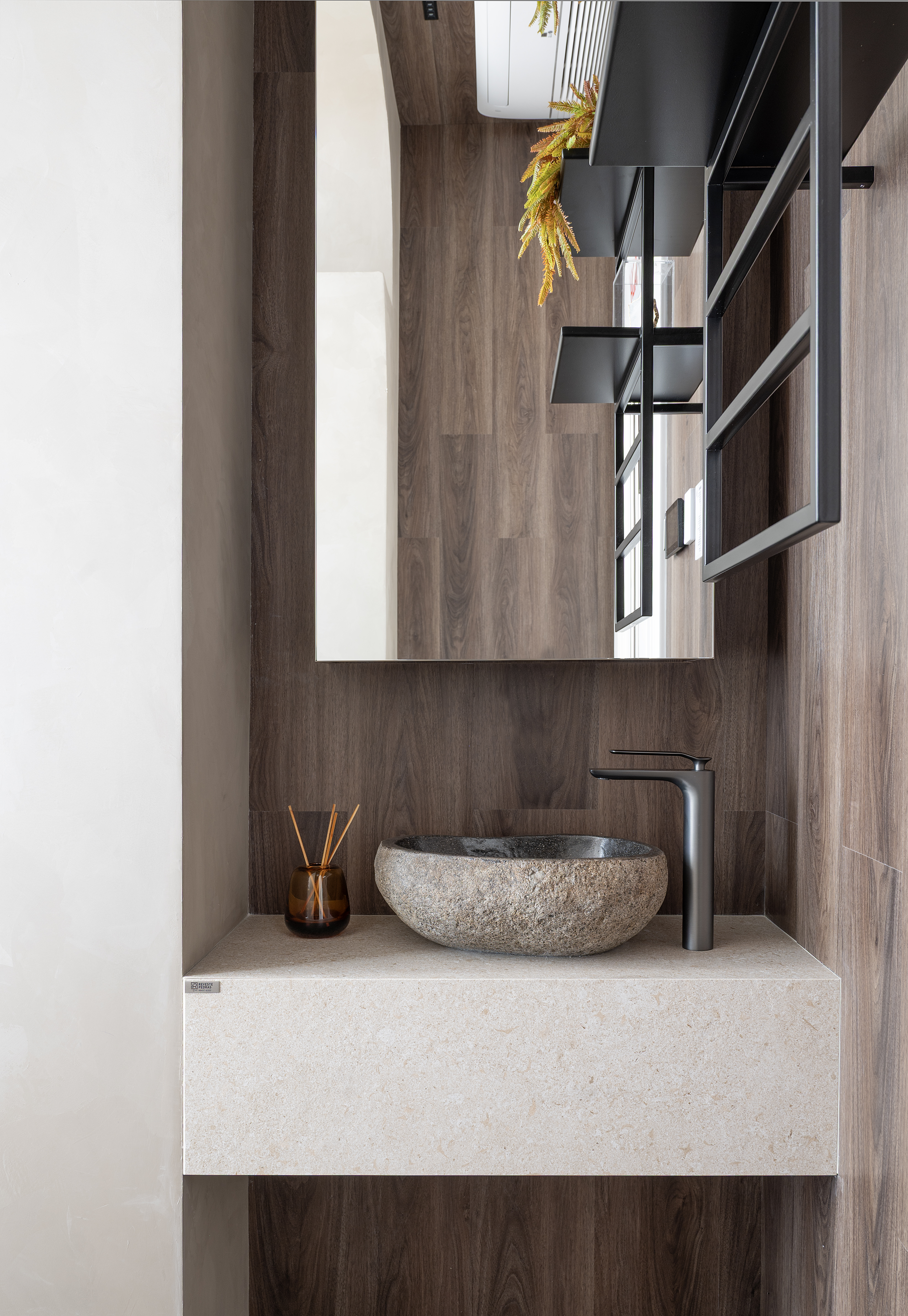 <a target='_blank' href='https://www.cosentino.com/fr-fr/inspiration/projets/espaco-fg-praia-brava'>ESPAÇO FG Praia Brava</a> - we.arch, Maria Fernanda Wiethorn Aliano