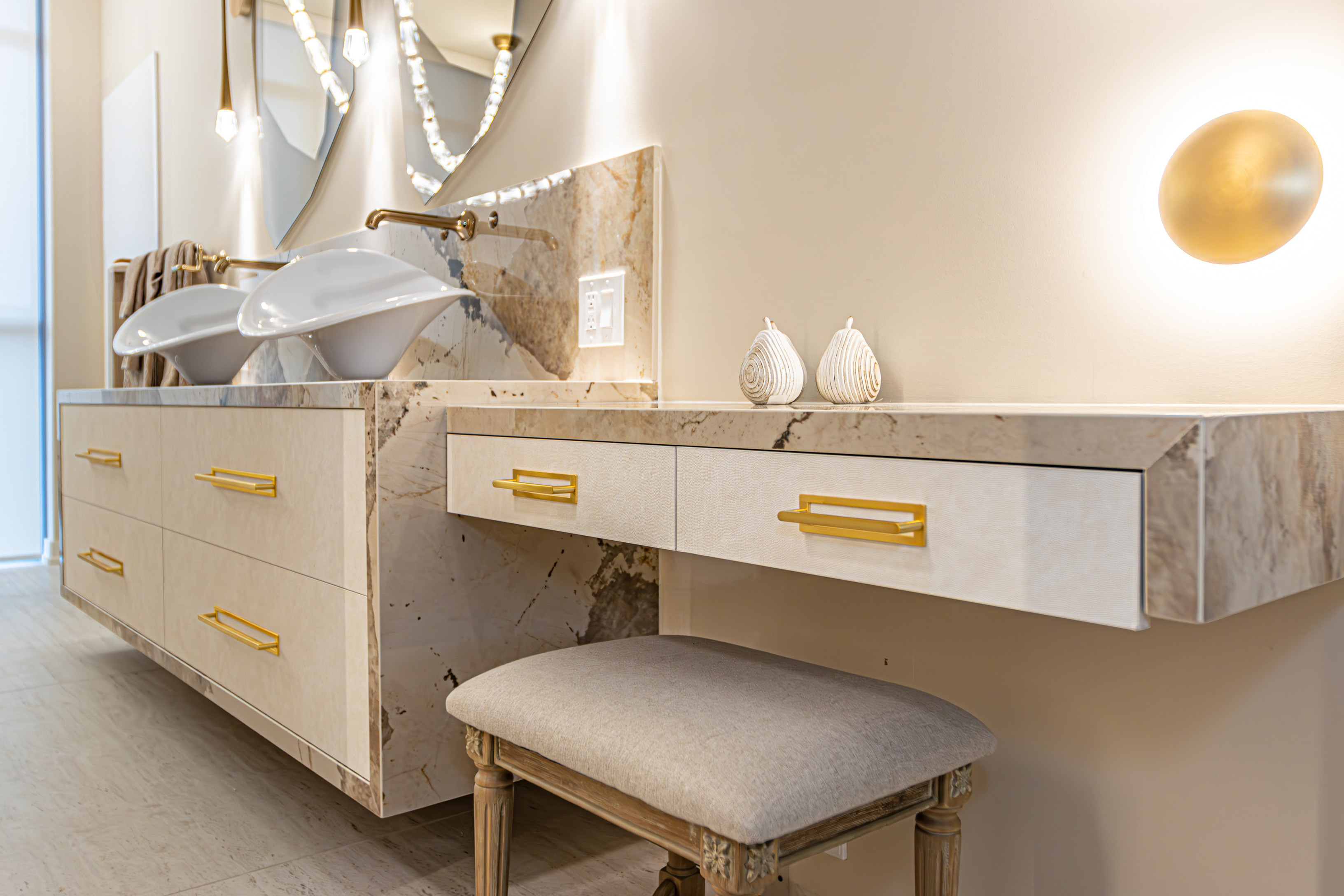 <a target='_blank' href='https://www.cosentino.com/en-sg/inspiration/projects/friday-harbour-show-house'>Friday Harbour Show House</a> - ADM Design