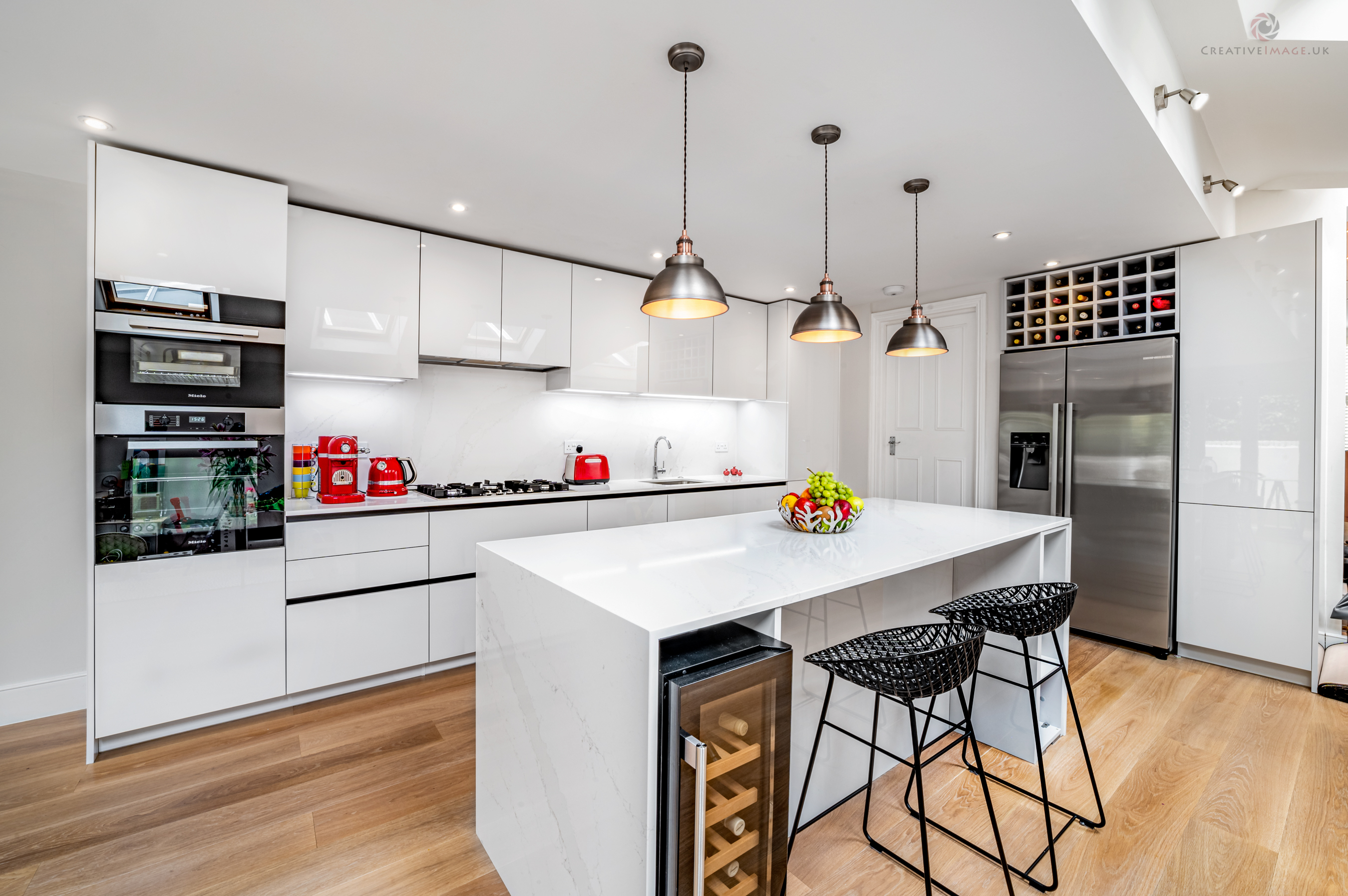 White Gloss modern kitchen