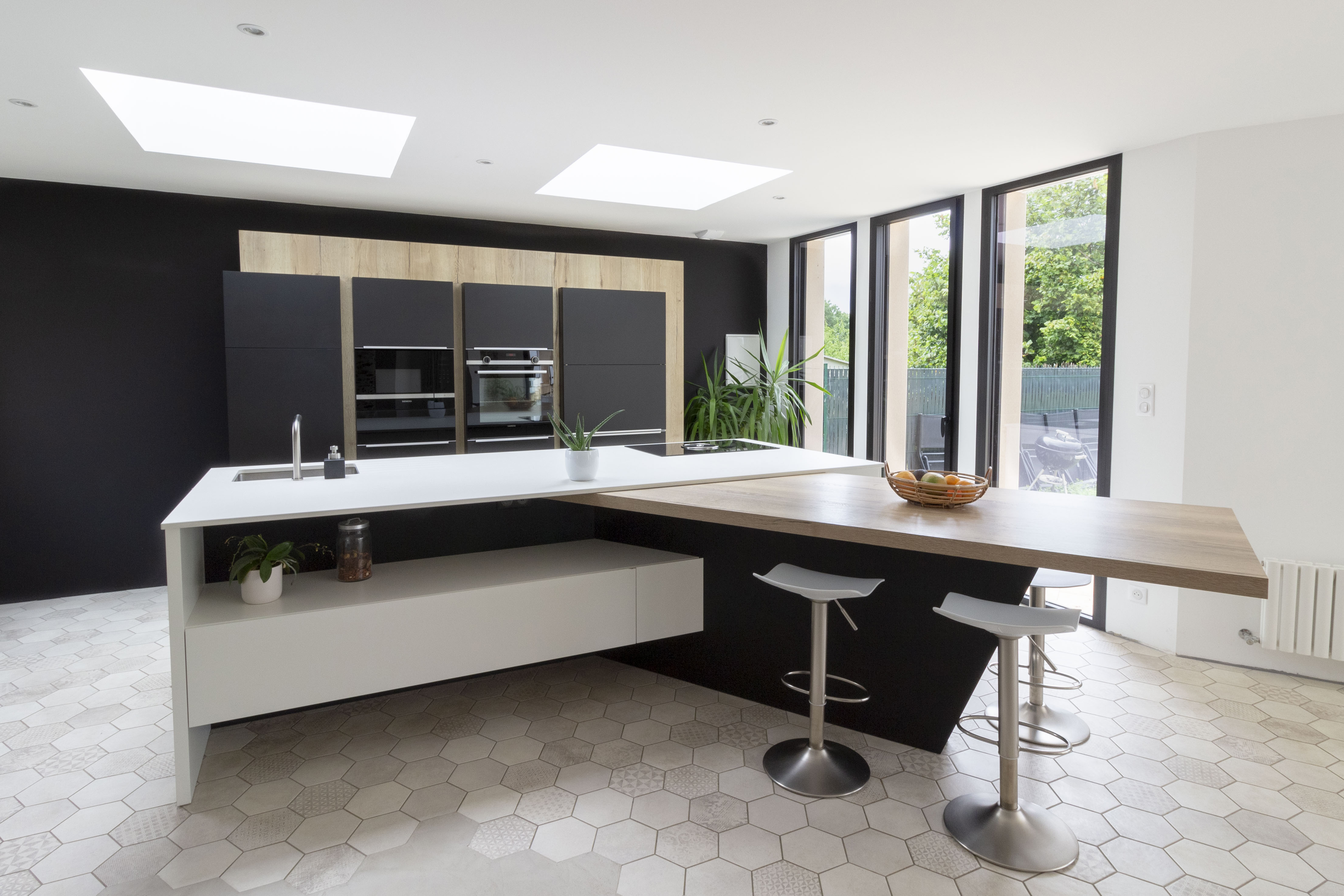 Cuisine contemporaine Noire et Bois