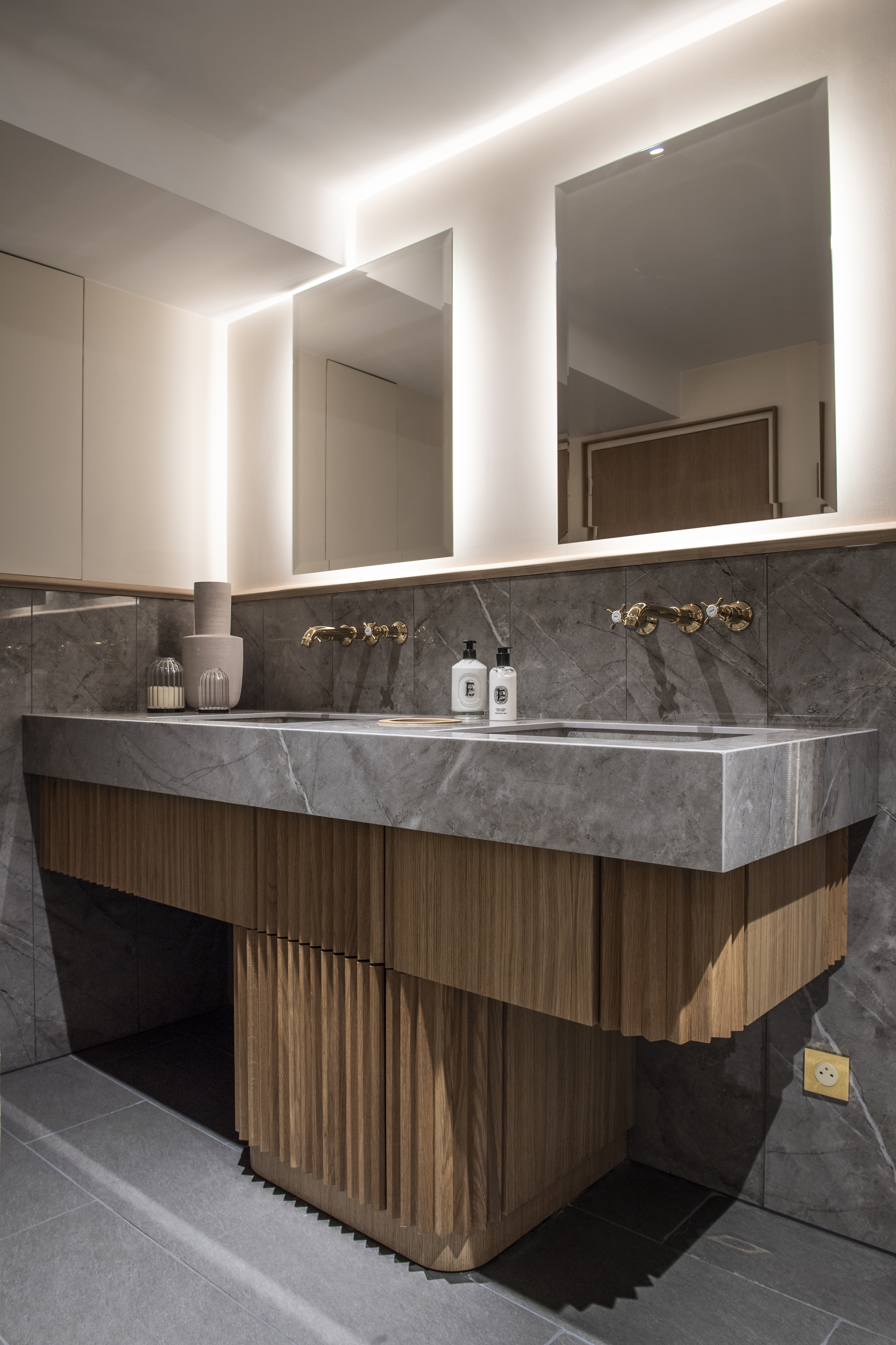 <a target='_blank' href='https://www.cosentino.com/en-sg/inspiration/projects/astrance-restaurant'>Astrance Restaurant</a>