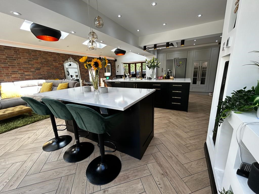 Bespoke Kitchen from our Luxury Hand Crafted & Hand Sprayed Shaker Range