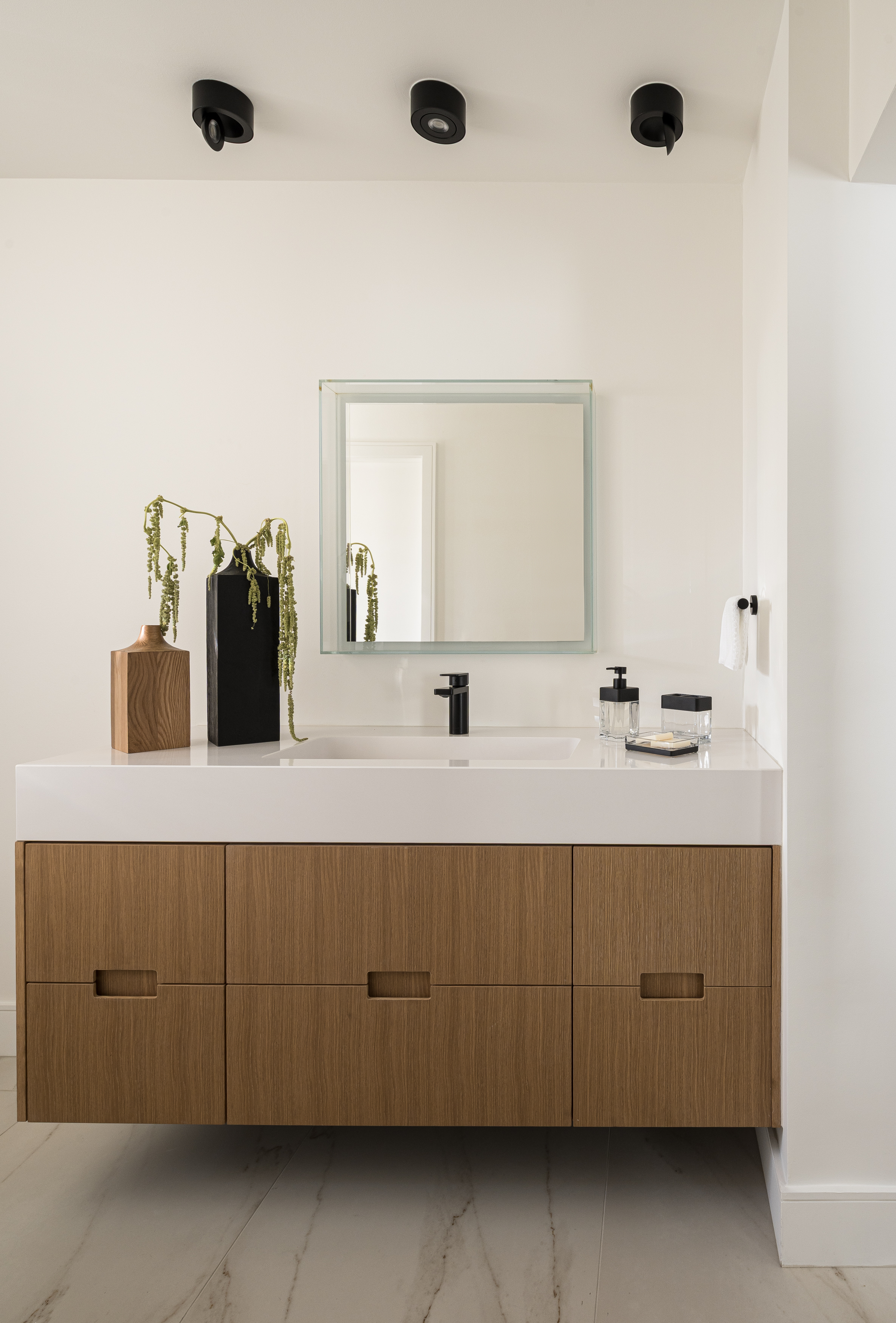 <a target='_blank' href='https://www.cosentino.com/en-ca/inspiration/projects/san-ramon'>San Ramon</a> - Nakisa Rezvani, NRK Design Studio