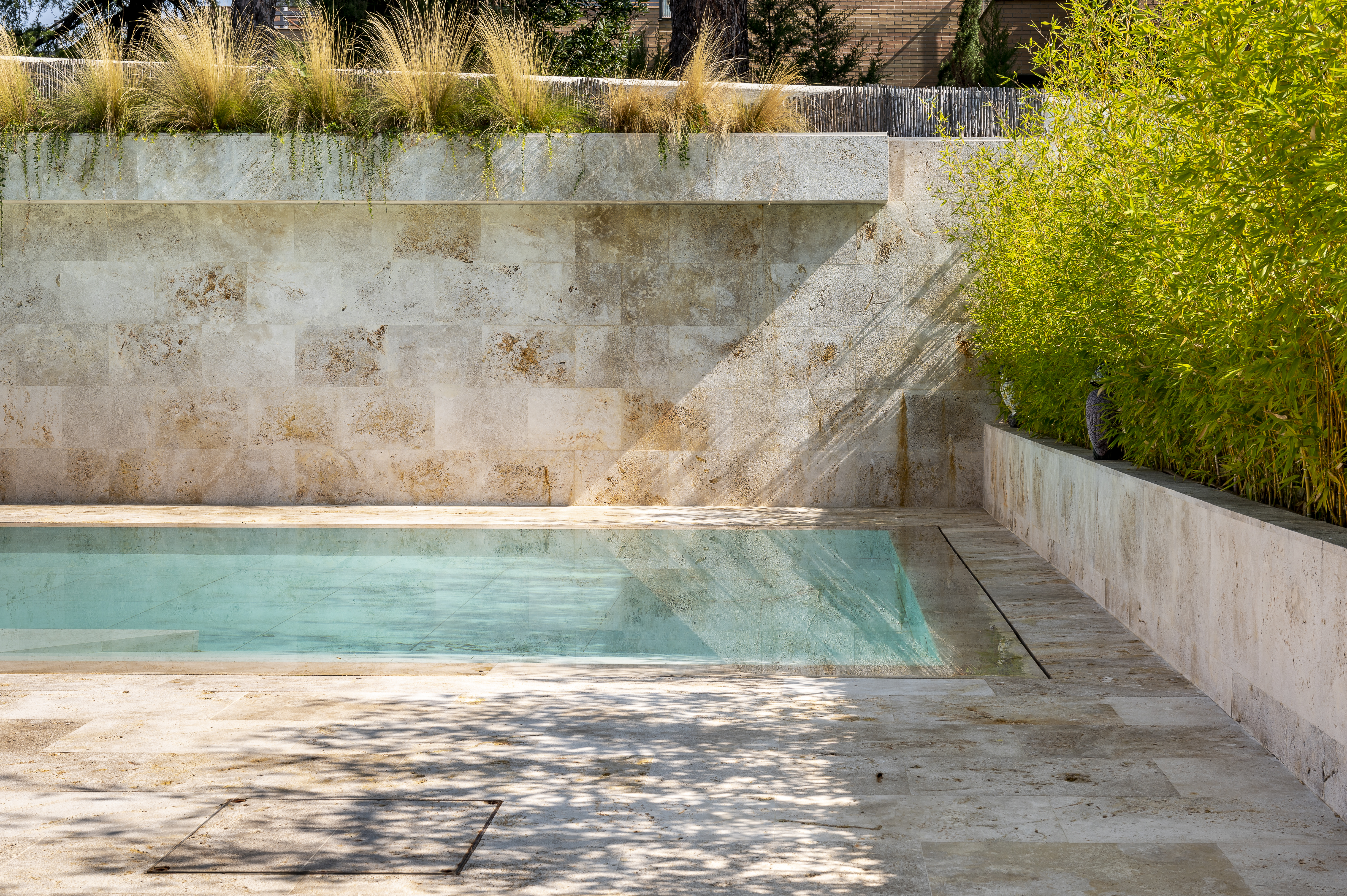 <a target='_blank' href='https://www.cosentino.com/en-ie/inspiration/projects/alameda-de-osuna'>Alameda de Osuna</a>