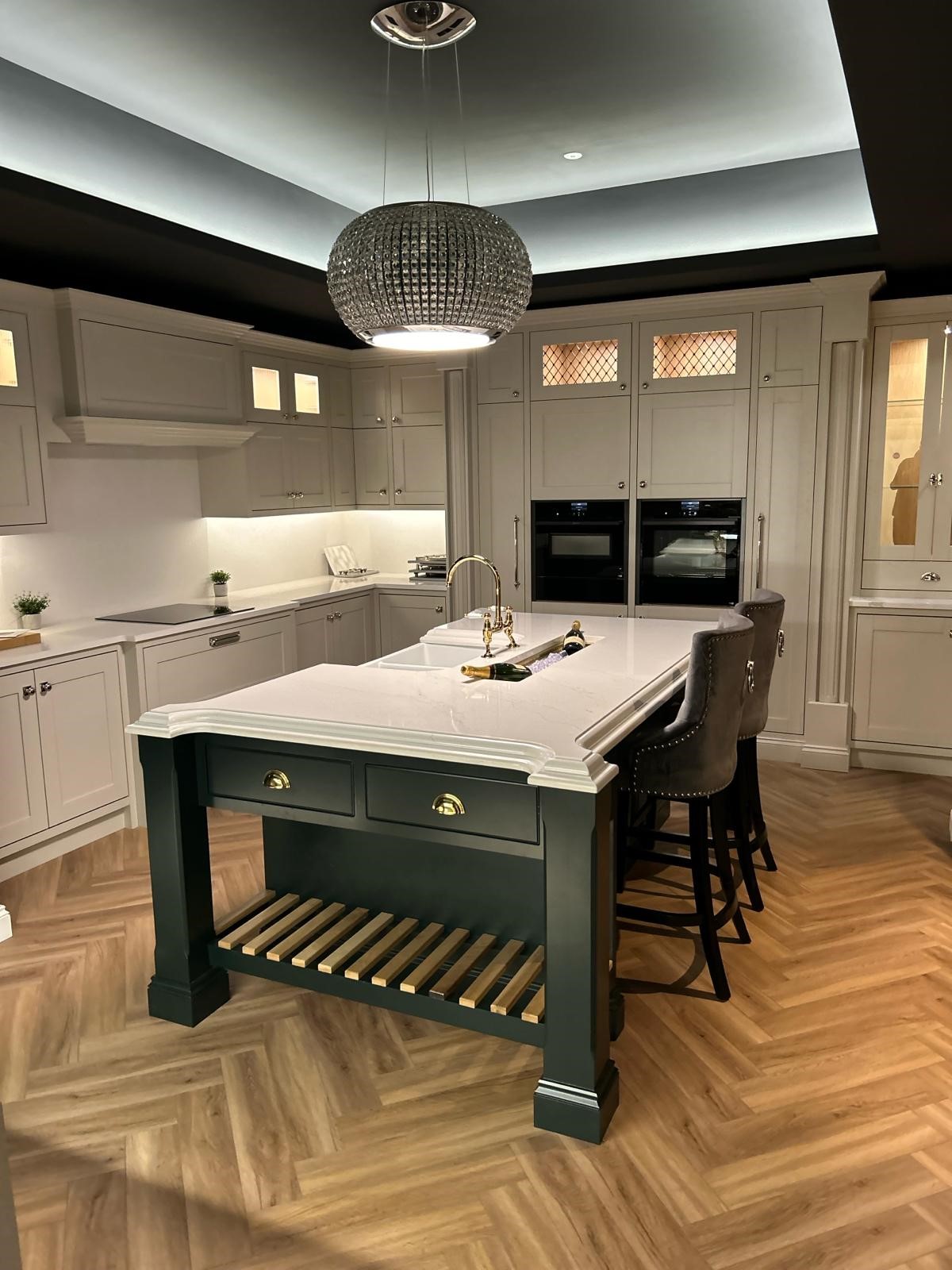 Bespoke In-frame Shaker Kitchen with statement island