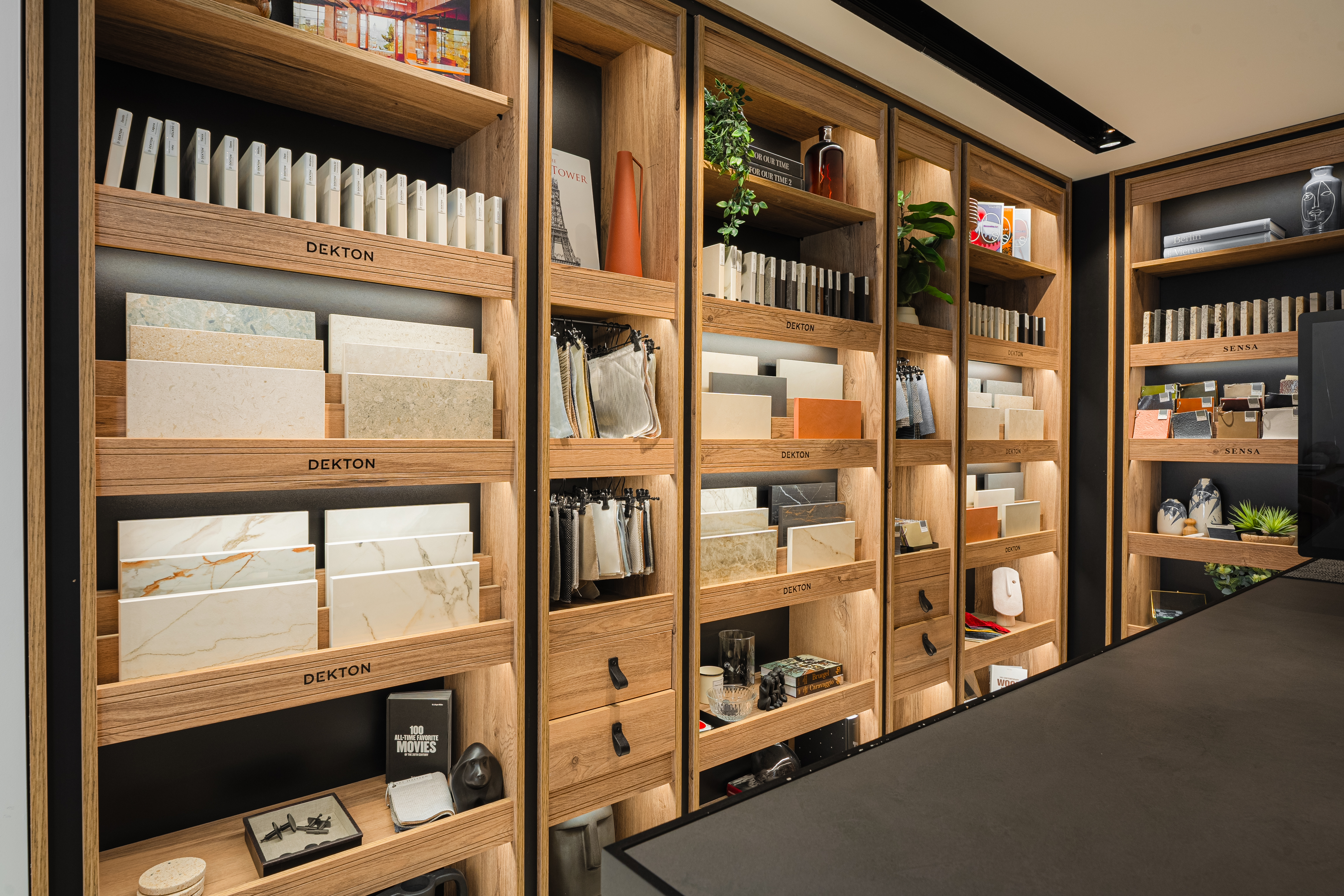 <a target='_blank' href='https://www.cosentino.com/nl-nl/inspiratie/projecten/cosentino-city-los-angeles'>Cosentino City Los Ángeles</a>