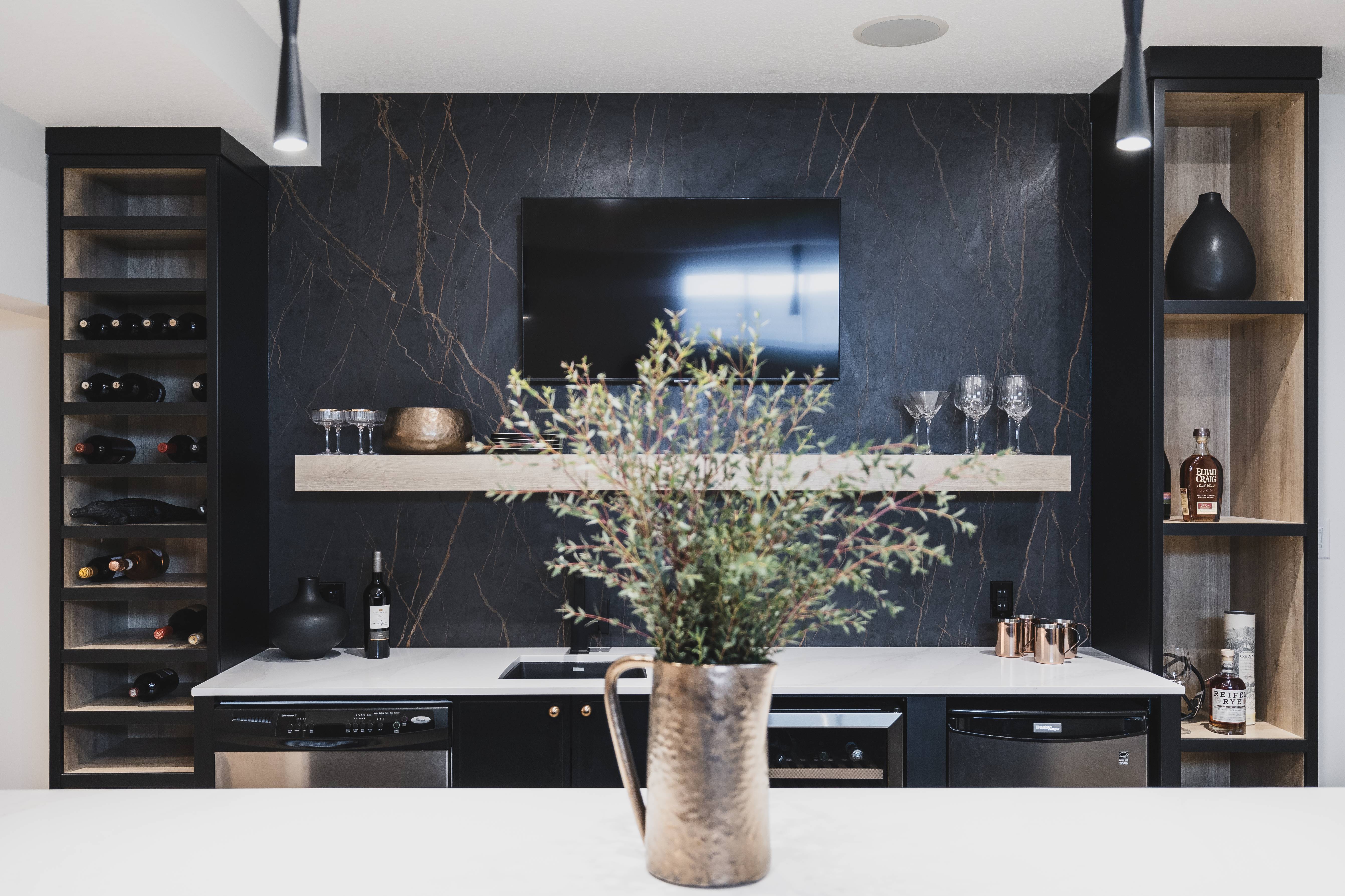 Contemporary bar