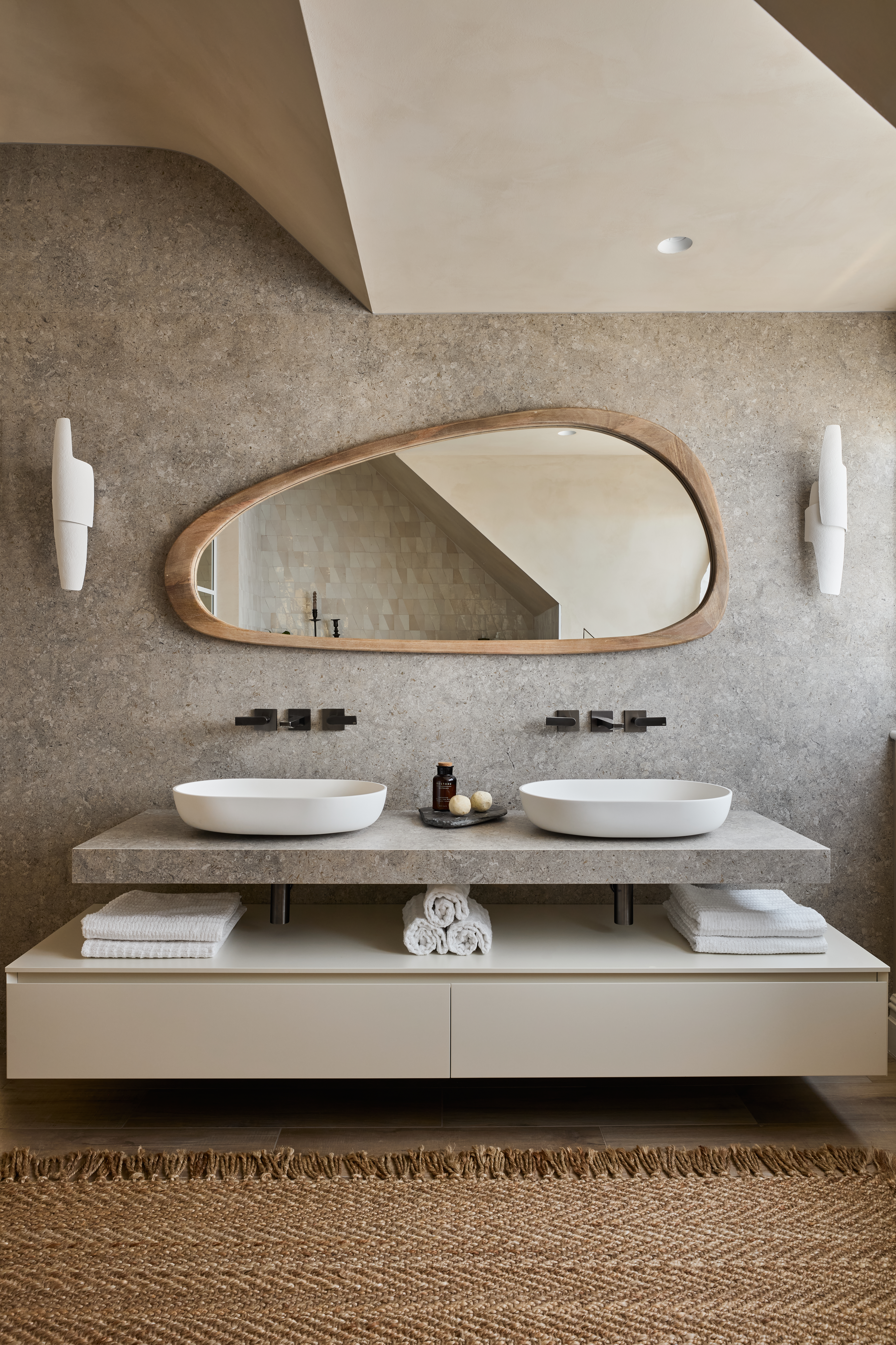 <a target='_blank' href='https://www.cosentino.com/en-ca/inspiration/projects/mortlake-residential'>Mortlake Residential</a> - VBK Design Studio