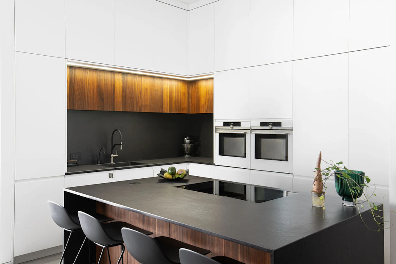Visual Reference: Apartment In Tel Aviv With Bath Flooring Outdoor Kitchen