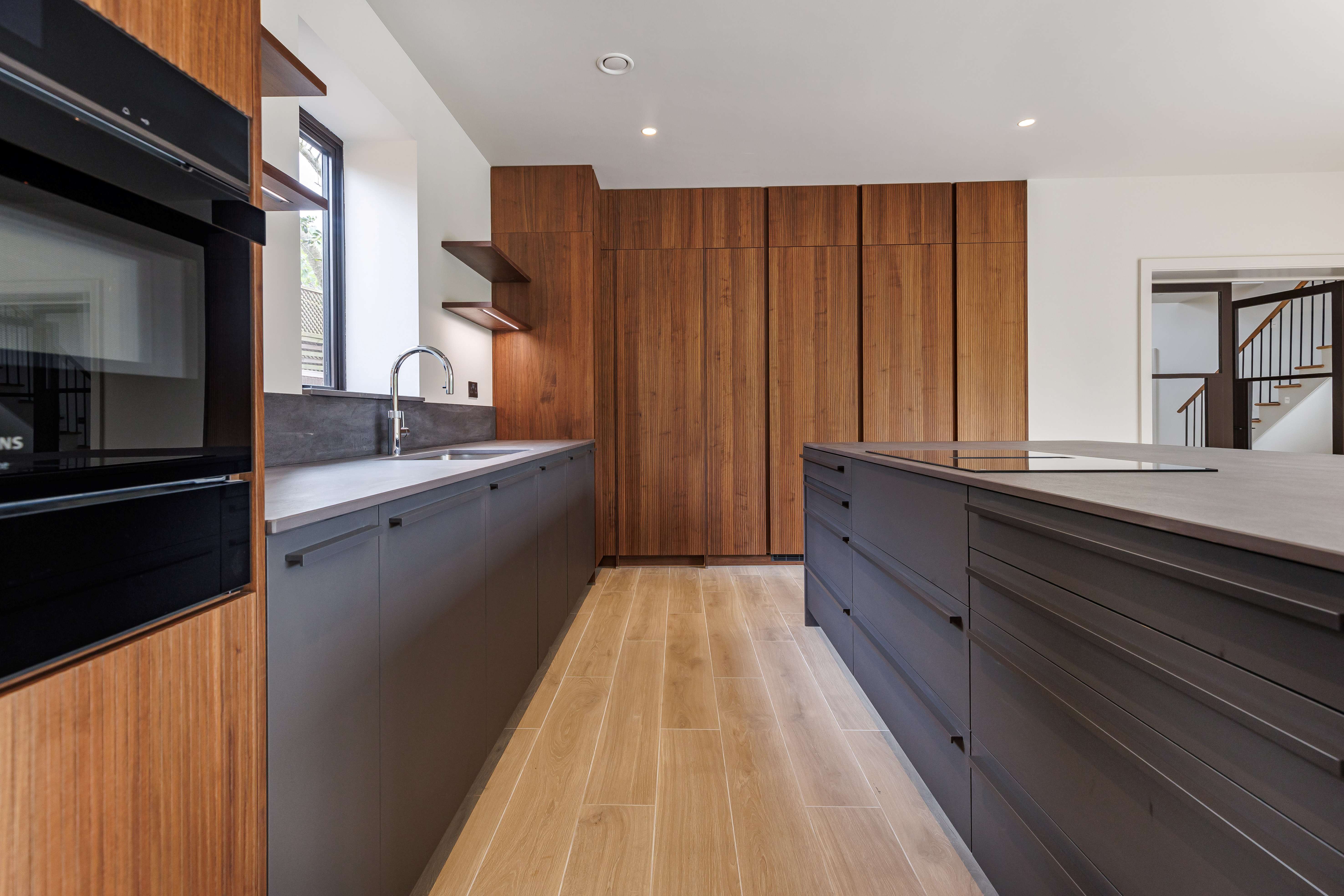 Inline Designs - Loughton 8