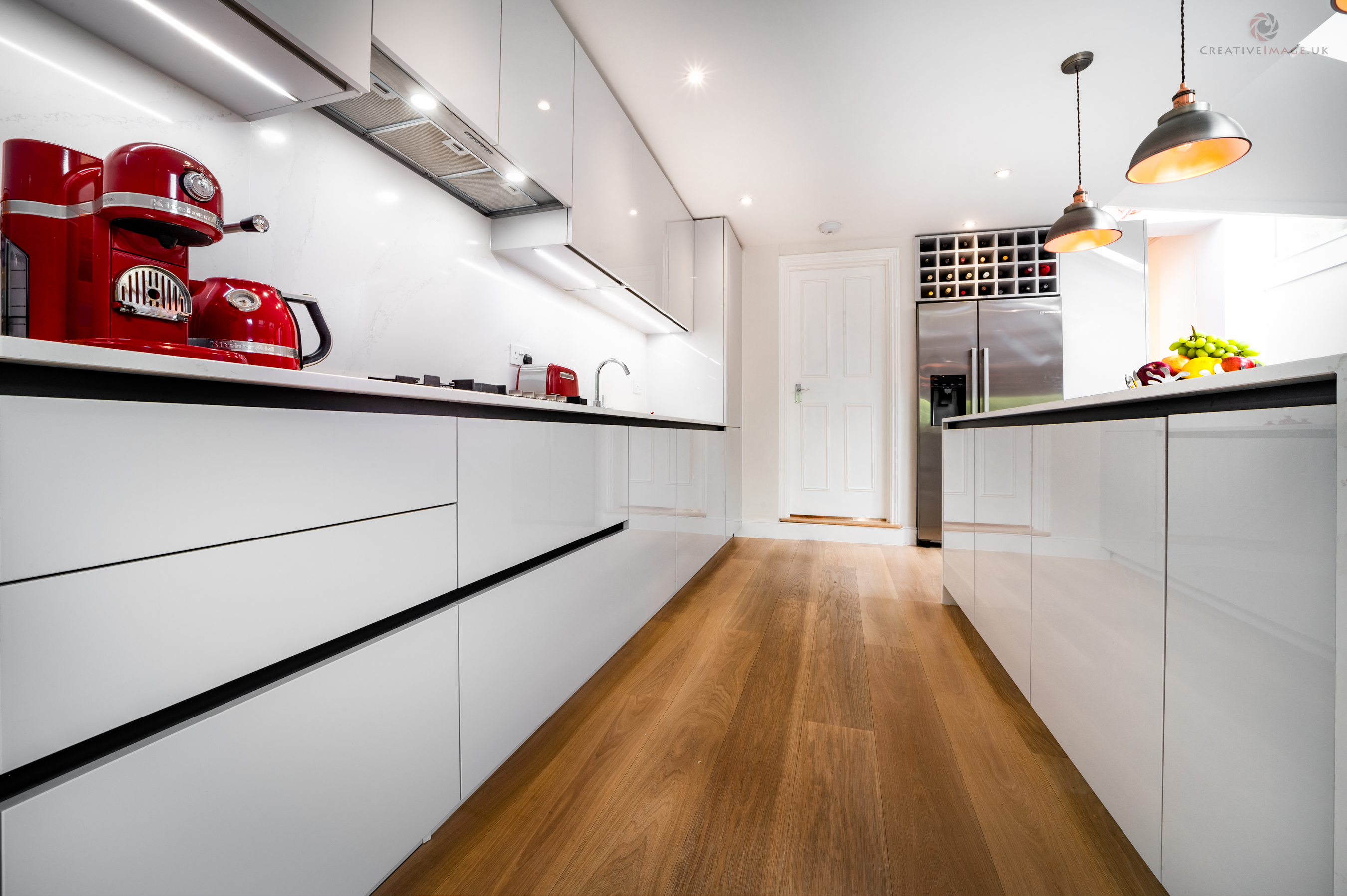 White Gloss modern kitchen