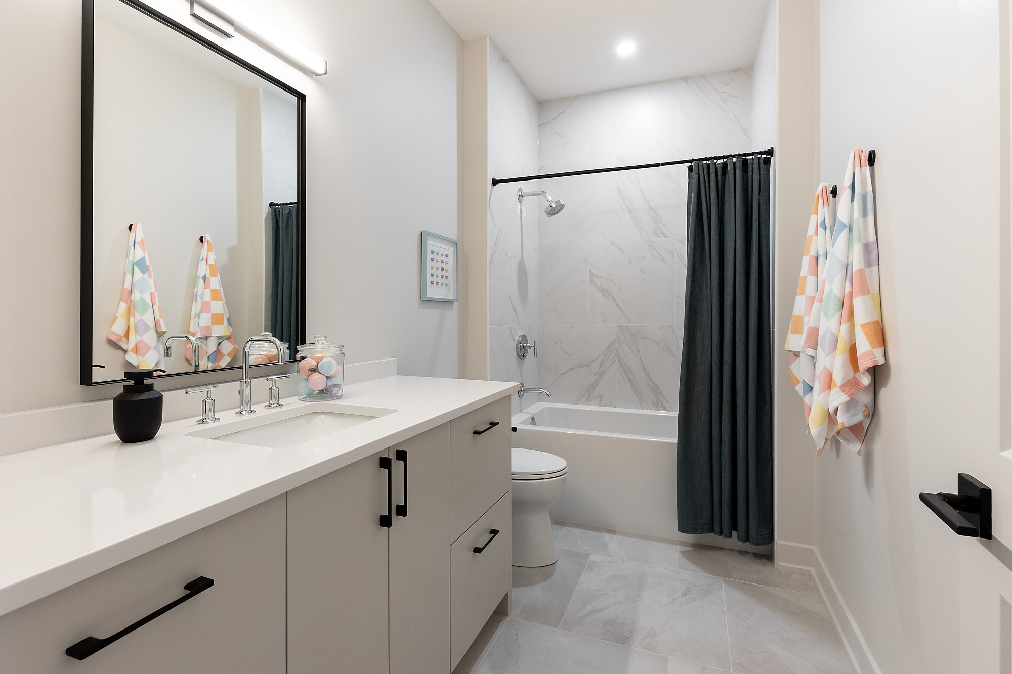 <a target='_blank' href='https://www.cosentino.com/en-ca/inspiration/projects/edmonton-lottery-home'>Edmonton Lottery Home</a> - Graphtec Designs / Newground Developments