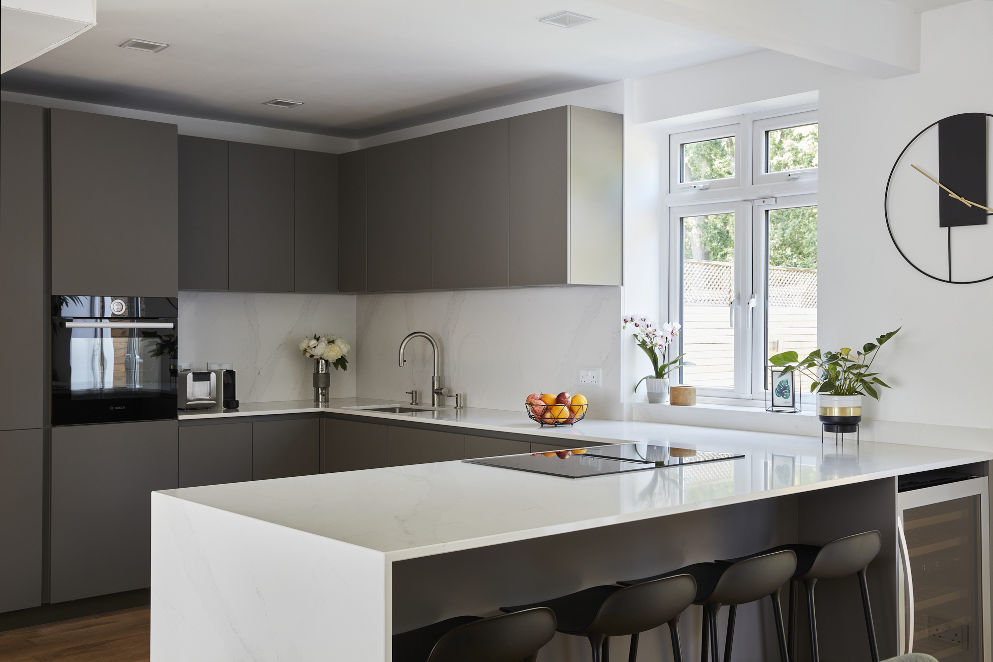Petts Wood kitchen featuring Silestone Calacatta Gold