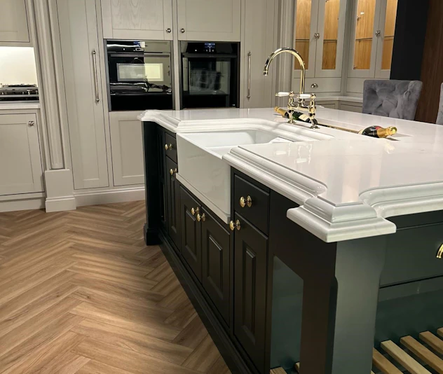 Bespoke In-frame Shaker Kitchen with statement island