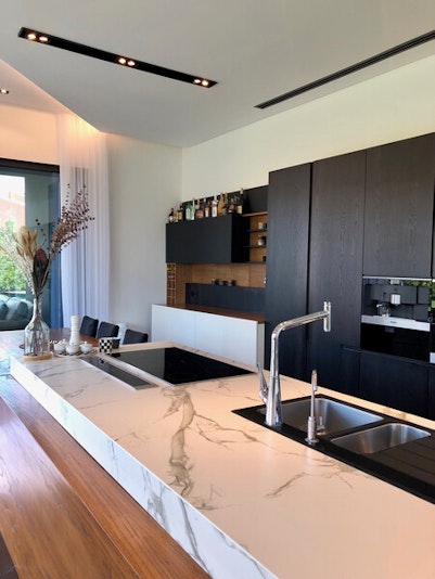 Modern Style -  Kitchen Countertop