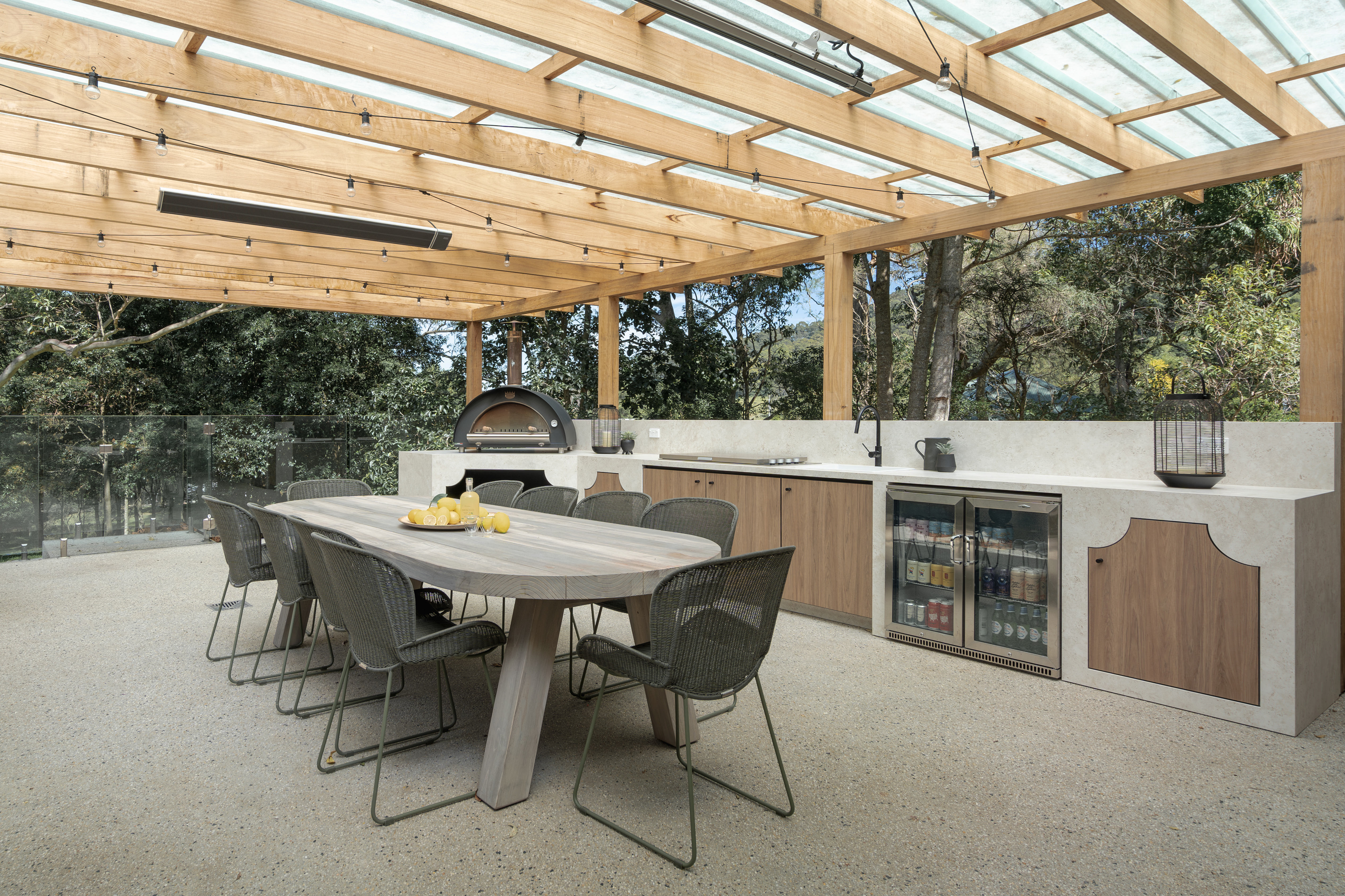 <a target='_blank' href='https://www.cosentino.com/fr-ca/inspiration/projets/cinque-house-ryan-rachel'>Cinque House Ryan & Rachel</a> - Rachel & Ryan / The R&R Design Co