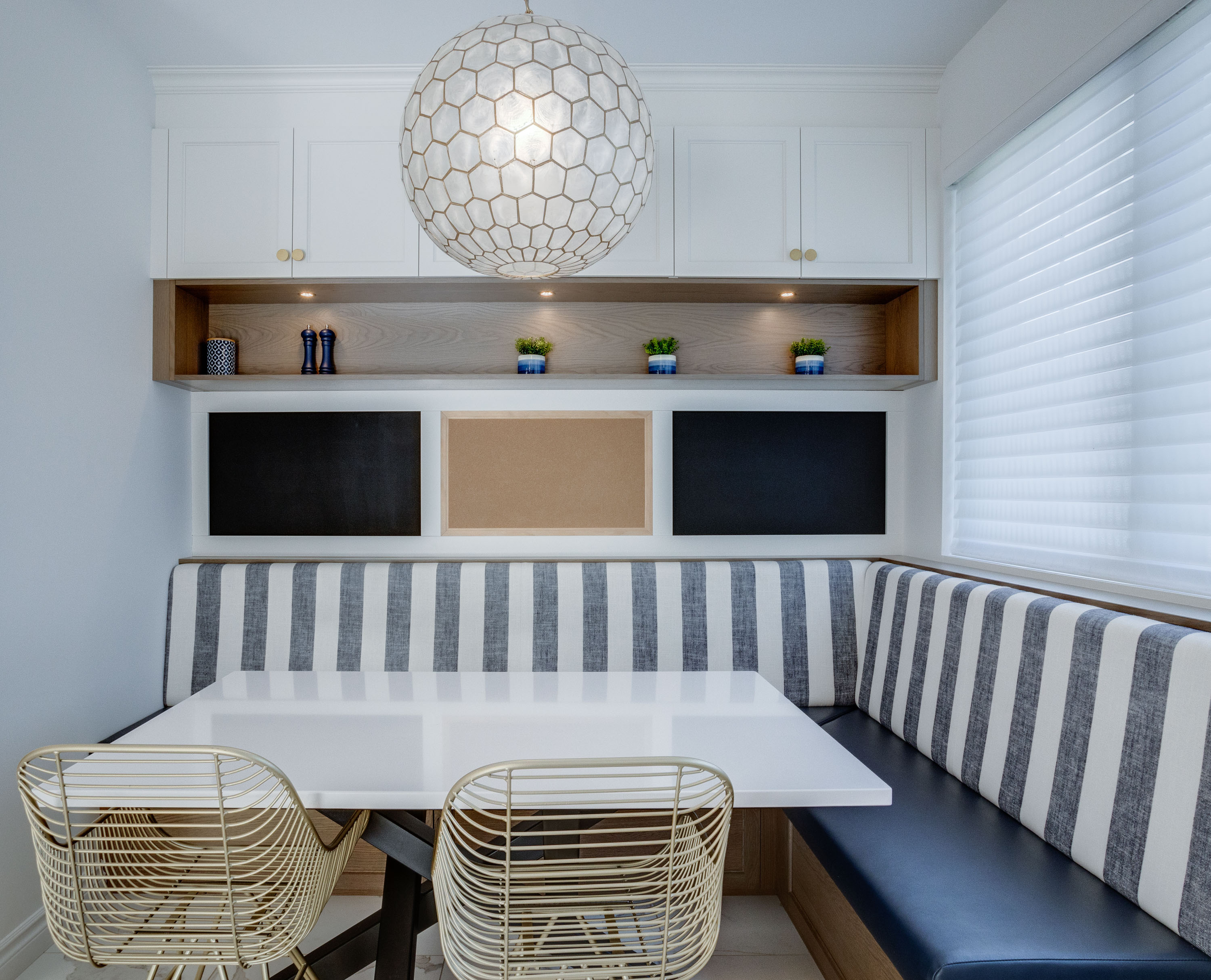 <a target='_blank' href='https://www.cosentino.com/pt-br/inspiration/projetos/charme-europeen'>Charme Européen</a>