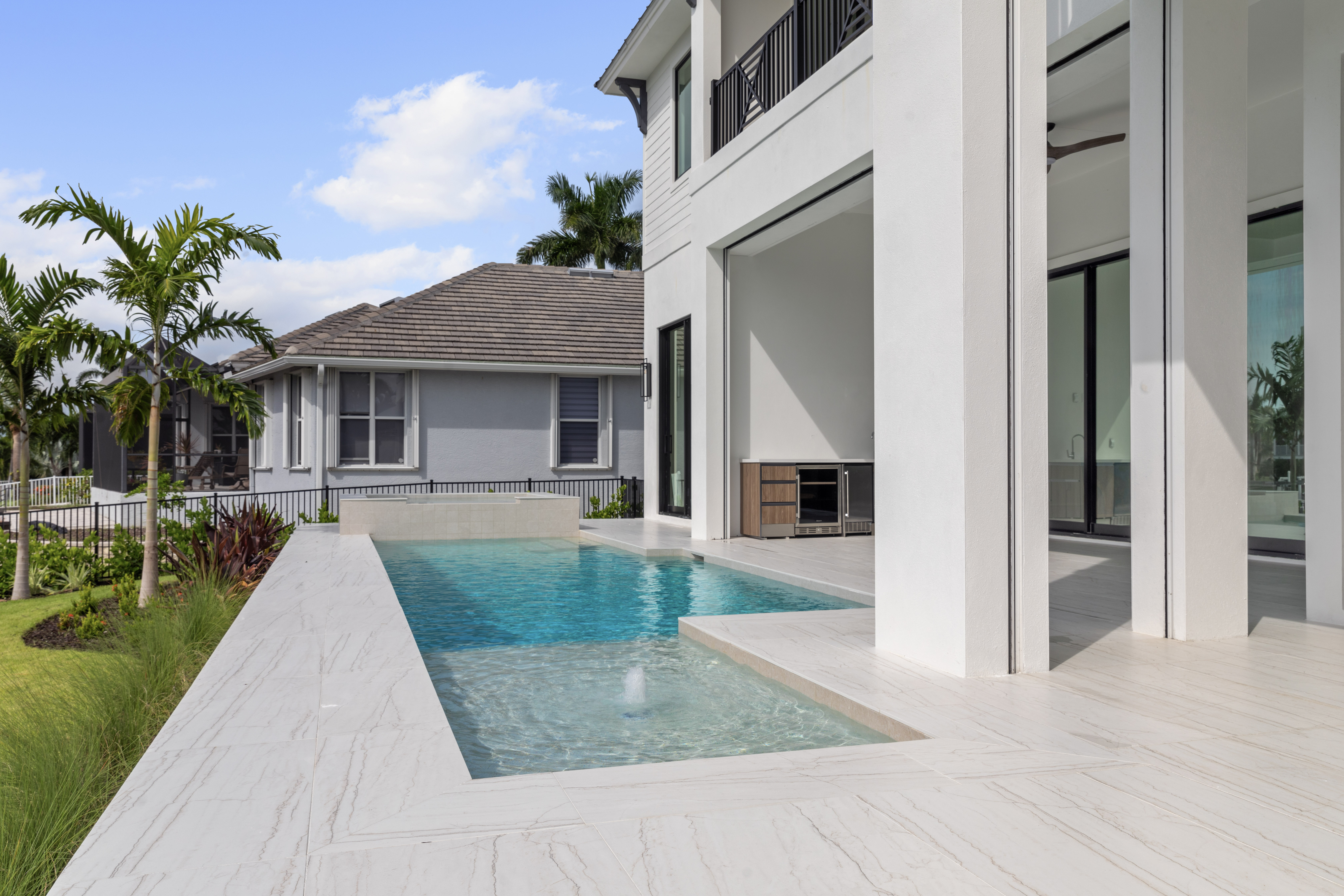 <a target='_blank' href='https://www.cosentino.com/en-au/inspiration/projects/parkhouse-marco-island'>Parkhouse Marco Island</a> - Emerald Building Group / Sara Hentz, Principal, Emerald Building Group
