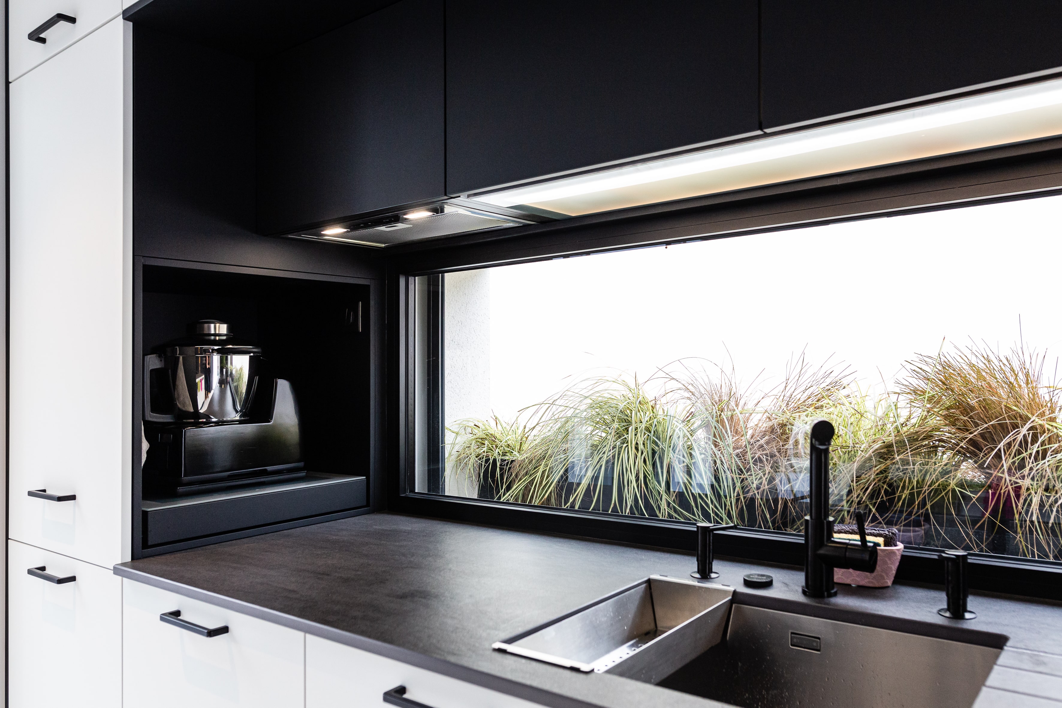 Cuisine Black and White