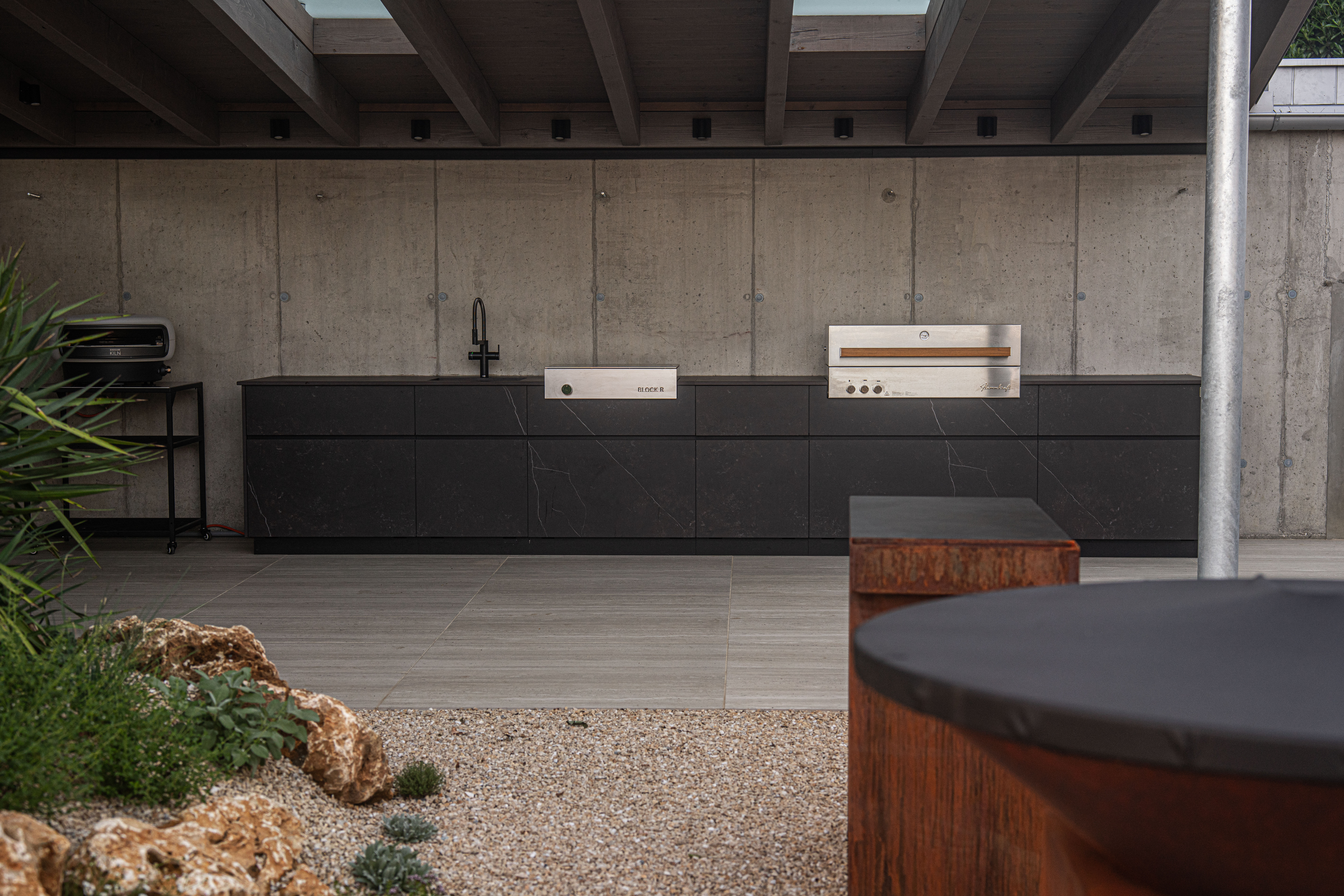 <a target='_blank' href='https://www.cosentino.com/fr-ca/inspiration/projets/outdoor-kitchen'>Outdoor Kitchen</a> - Gerhard Dragschitz