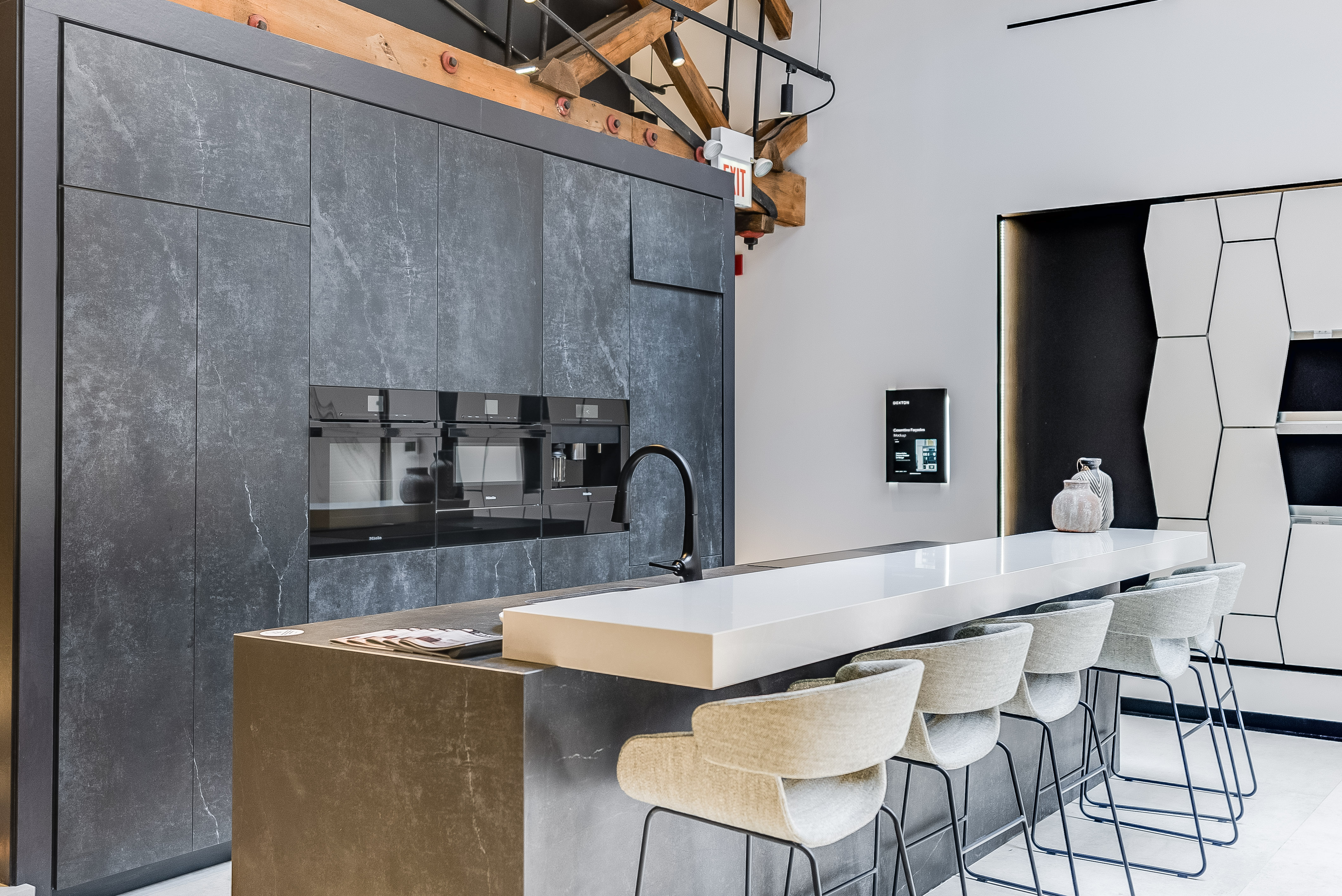 <a target='_blank' href='https://www.cosentino.com/nl-nl/inspiratie/projecten/cosentino-city-chicago'>Cosentino City Chicago</a>