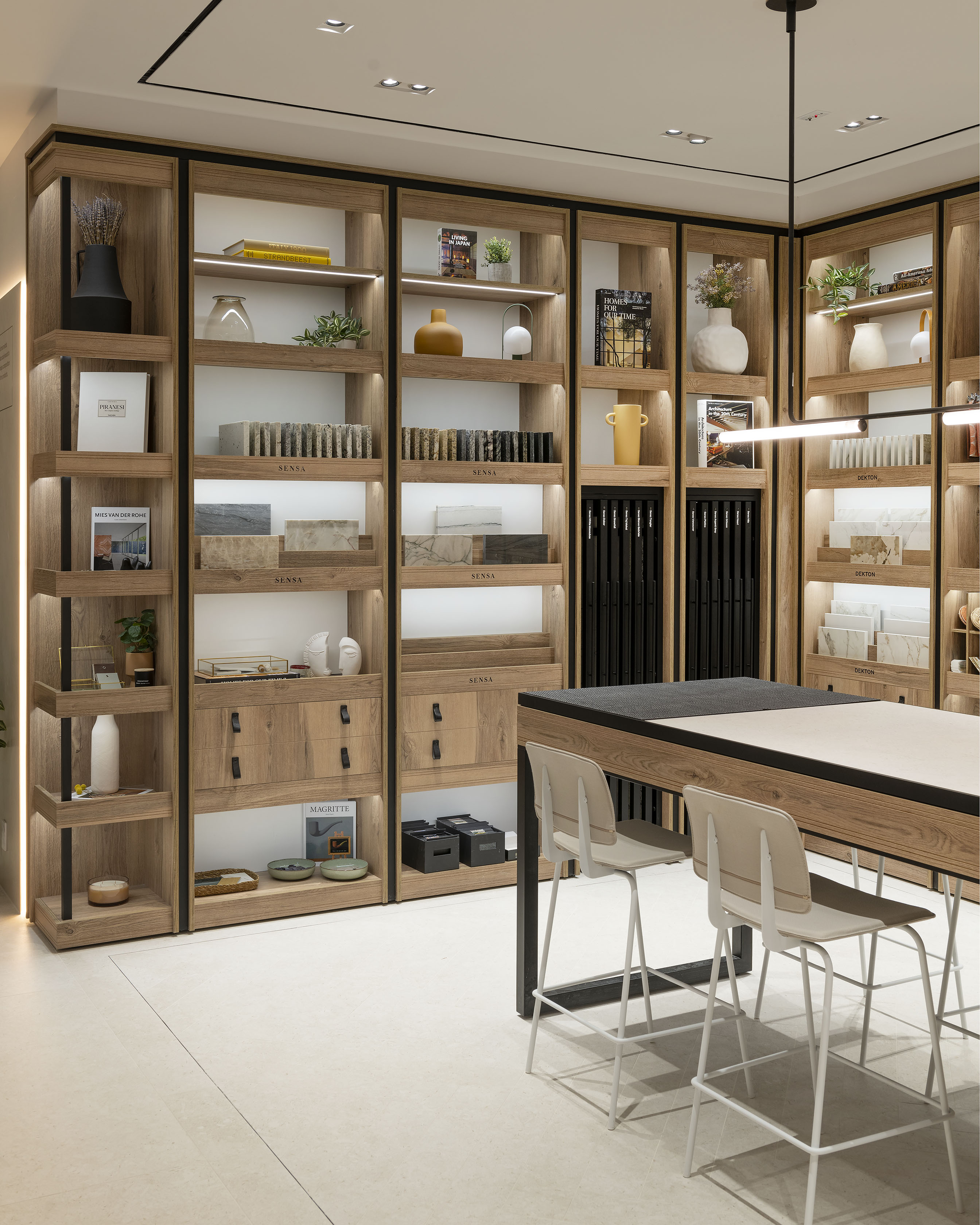 <a target='_blank' href='https://www.cosentino.com/en-ca/inspiration/projects/cosentino-city-dallas'>Cosentino City Dallas</a>