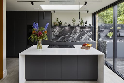 Lewisham Kitchen featuring Sensa Black Beauty and Silestone Eternal Statuario