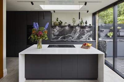 Lewisham Kitchen featuring Sensa Black Beauty and Silestone Eternal Statuario
