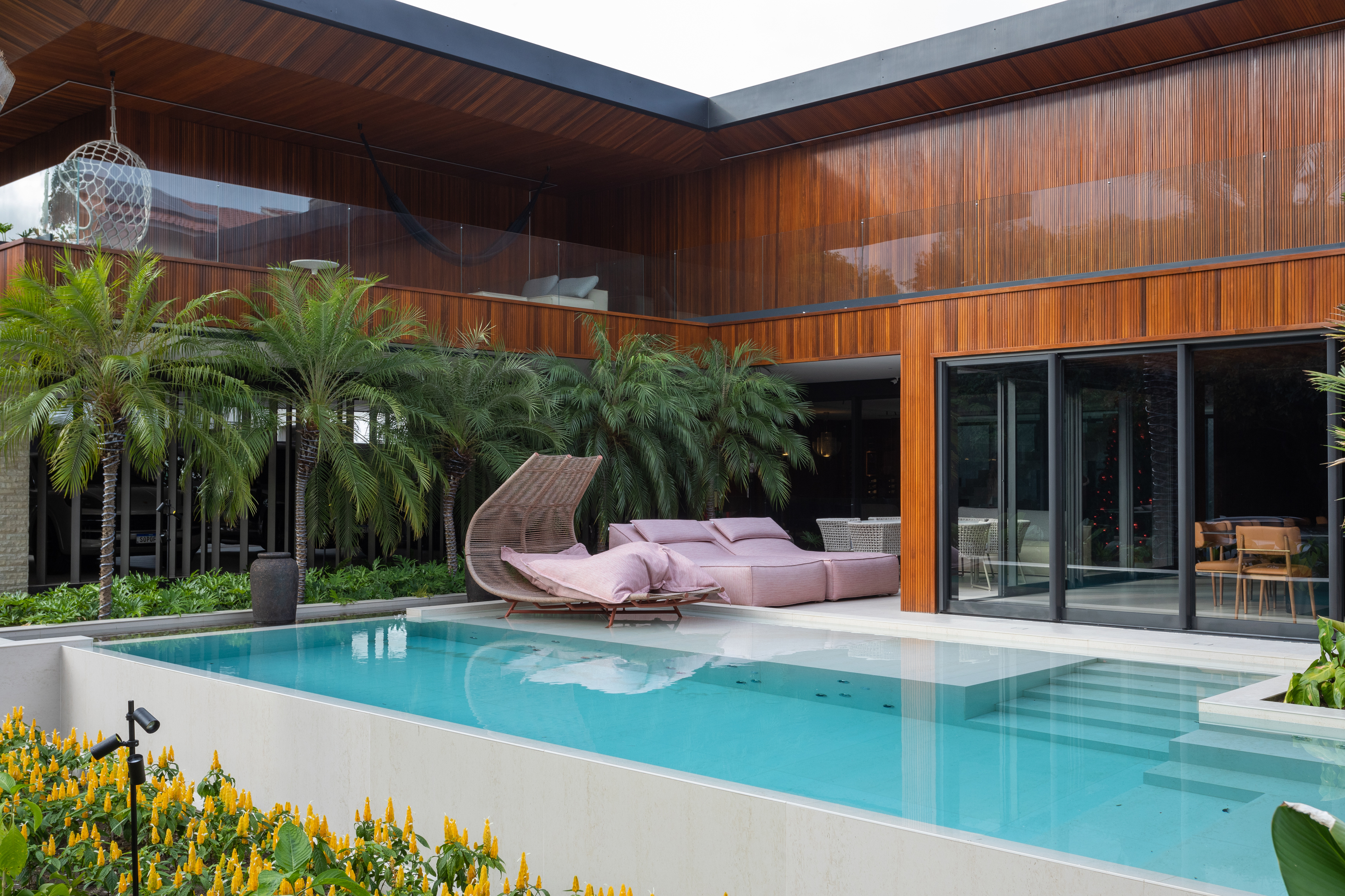 <a target='_blank' href='https://www.cosentino.com/en-my/inspiration/projects/casa-orquideas-125'>Casa Orquideas 125</a> - Bruna Sá